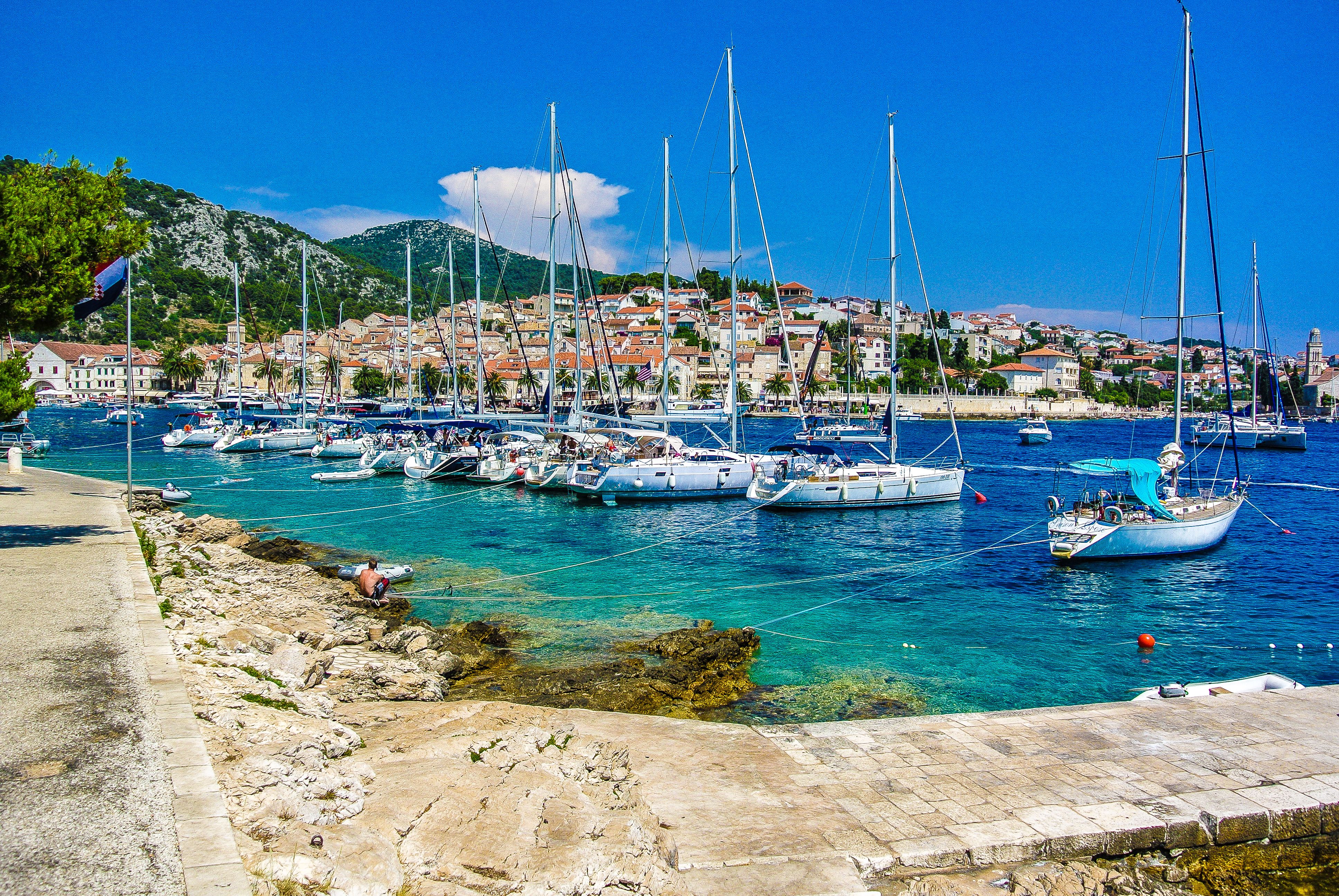 3872x2592 Split + Hvar