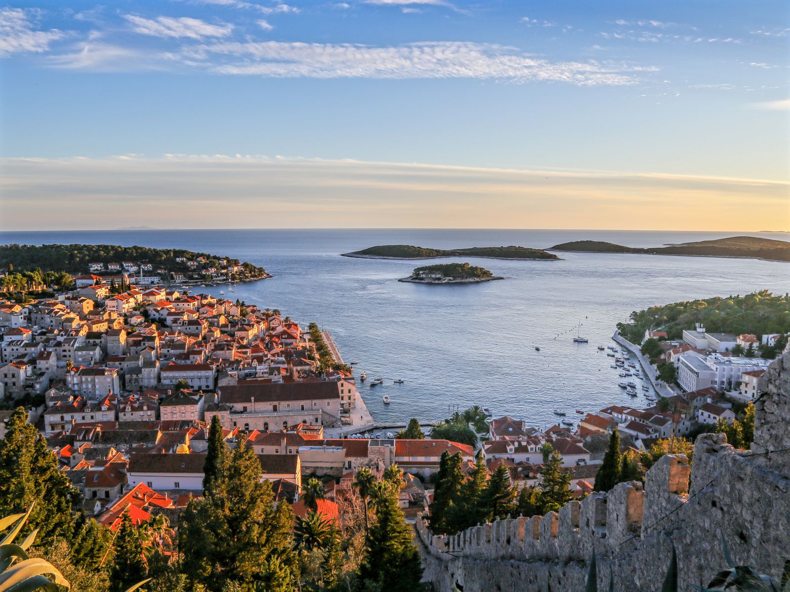1600x1200 Hvar is the sun, the sea, the wine and the TOP destination