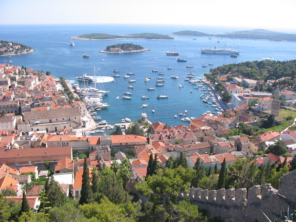 1024x768 Hvar Harbour Panorama