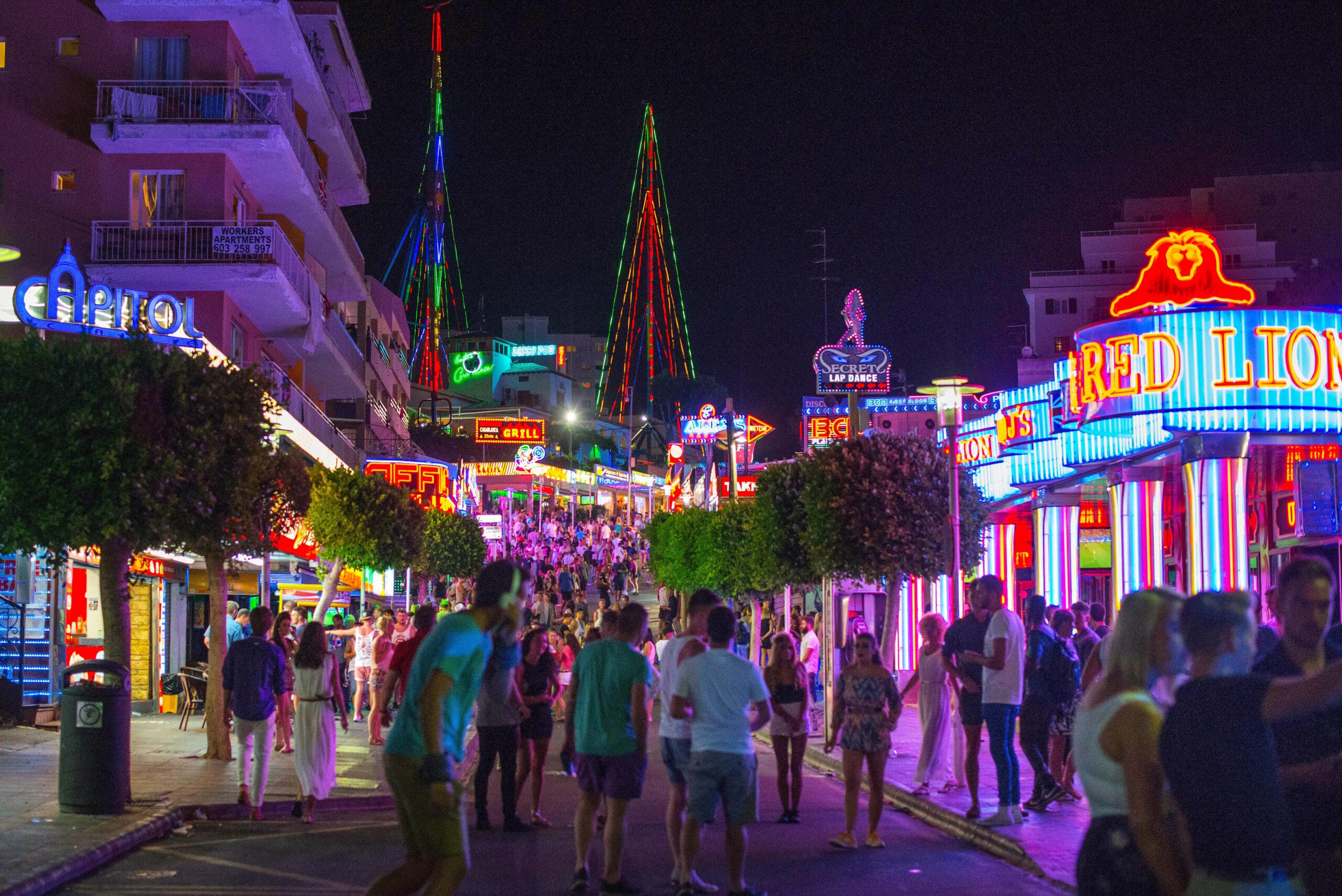 2560x1709 The Best Magaluf Bars To Visit In 2026