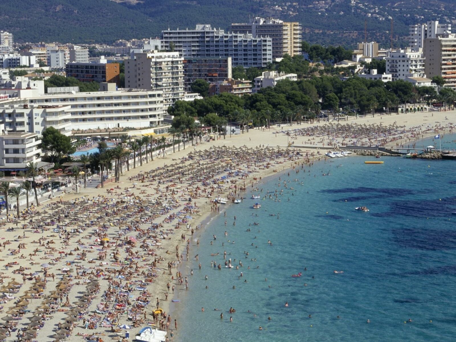 1600x1200 Irish man dies after falling from Magaluf building, reports claim