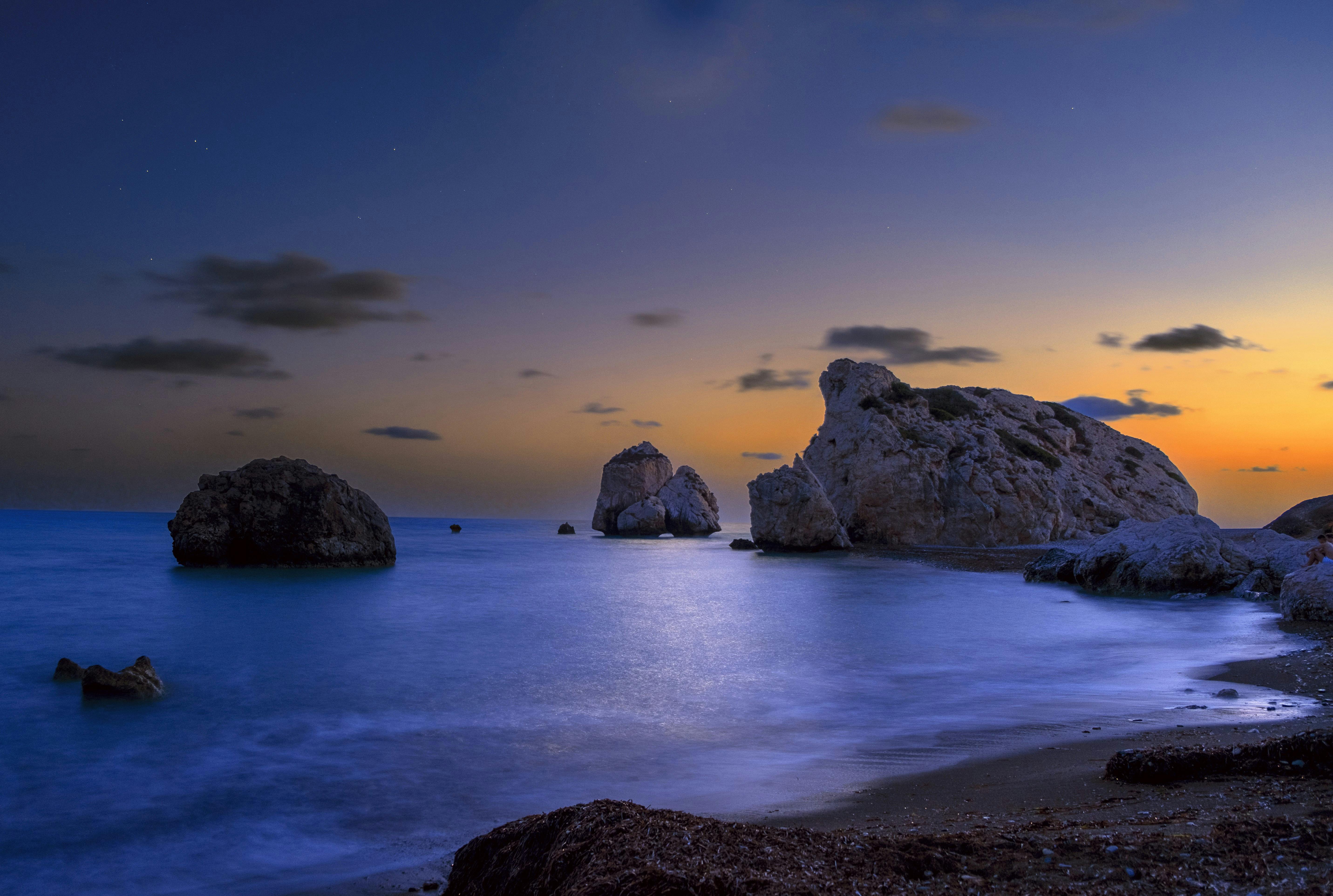 5724x3849 Scenic Twilight View of Kouklia Beach in Cyprus · Free