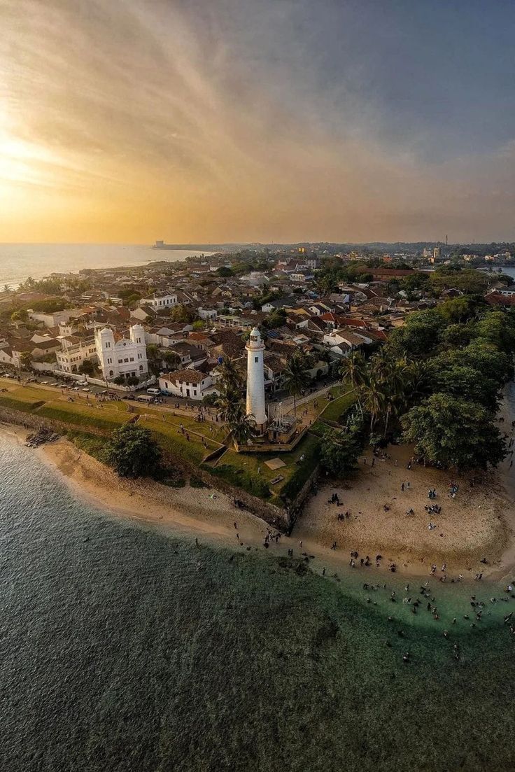 736x1103 Galle Fort