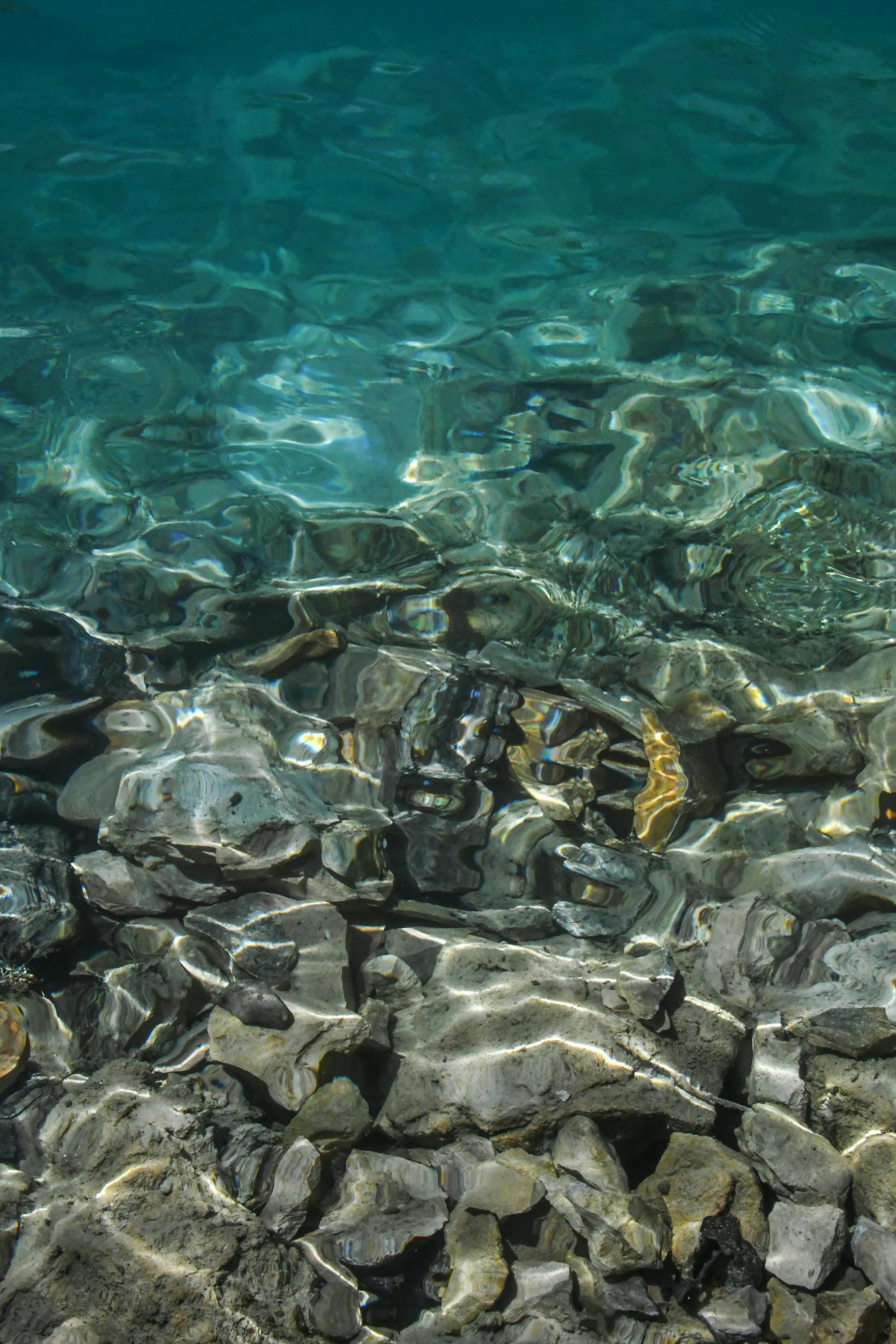 2000x3000 Stones on the Lake with Turquoise Water · Free