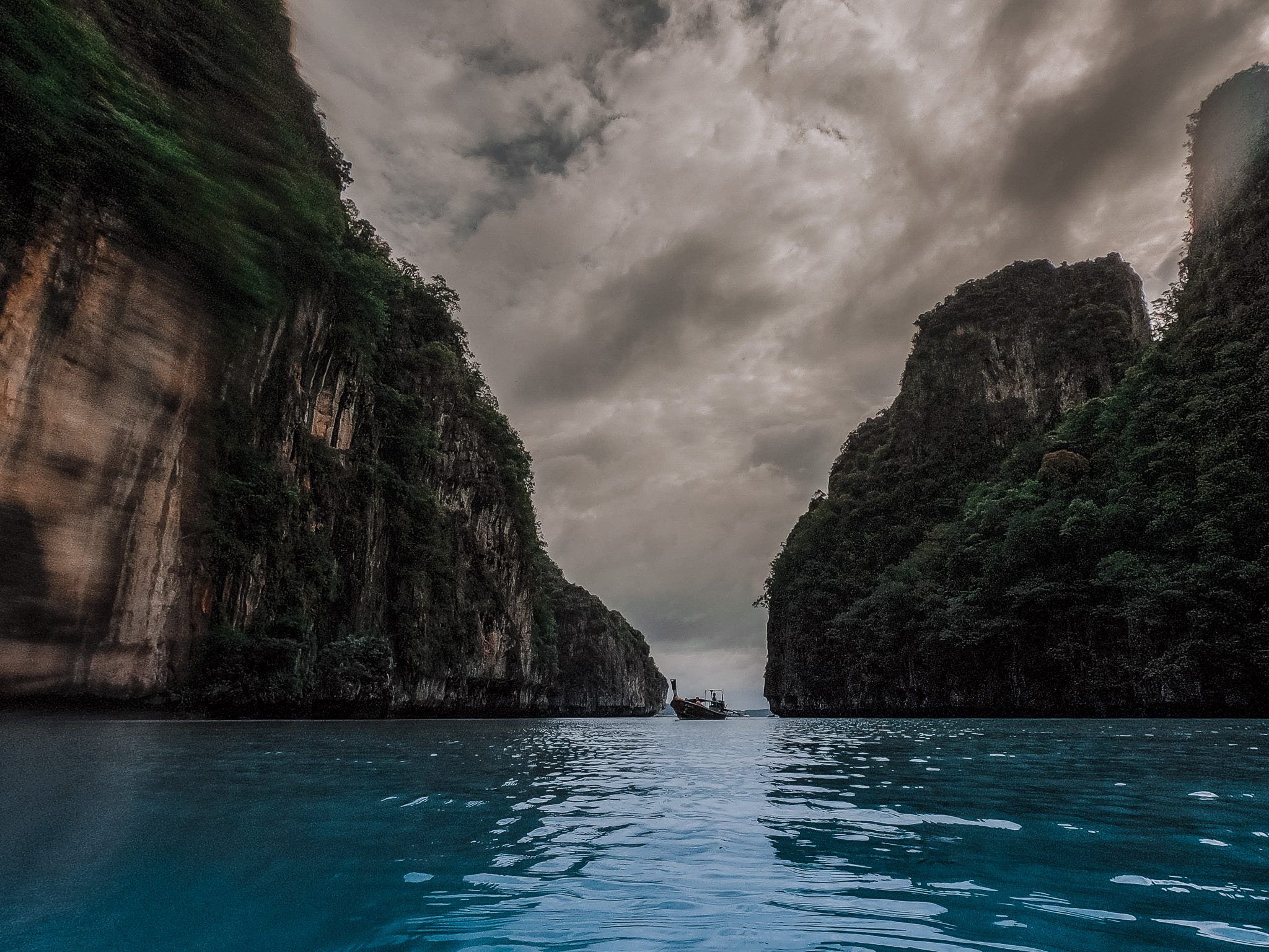 2048x1536 Top things to do in Koh Phi Phi