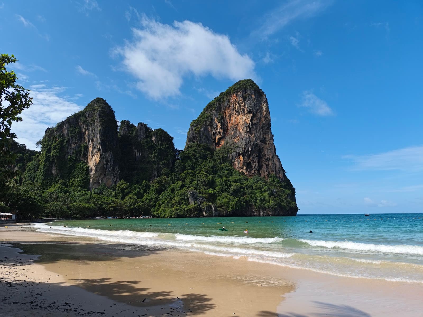 1600x1200 Railay West Beach (2026)
