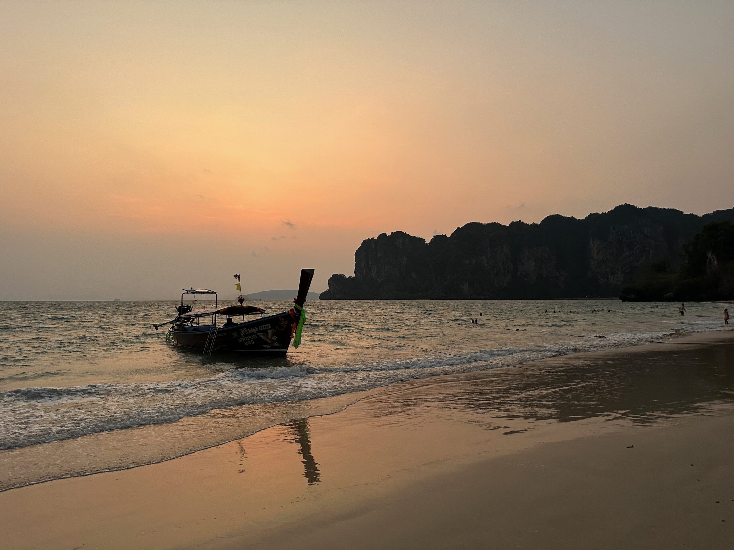 2560x1920 Railay's beautiful beaches & steep viewpoints Krabi & Explore Asia