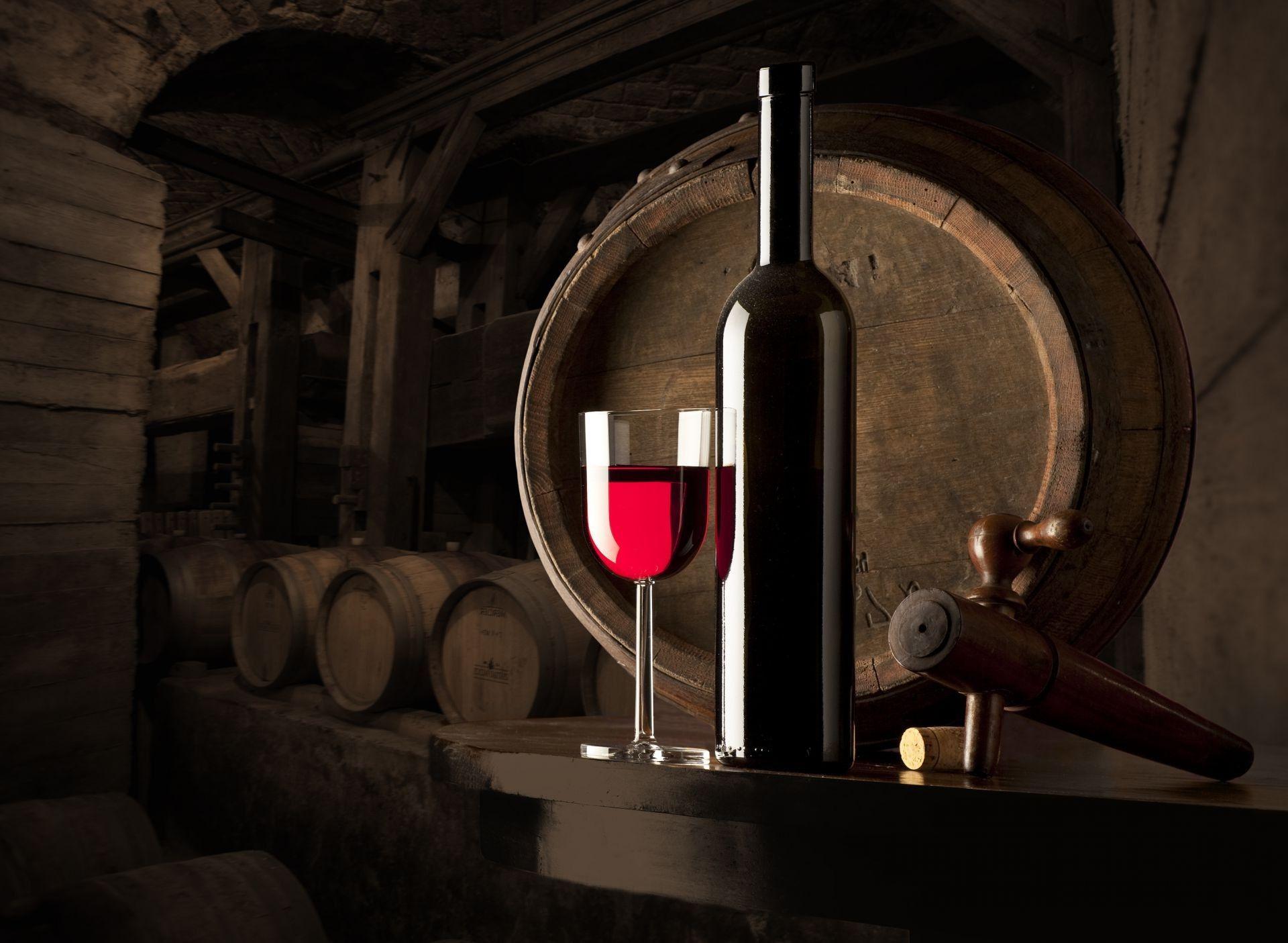 1920x1405 Dust wine glass bottle kegs