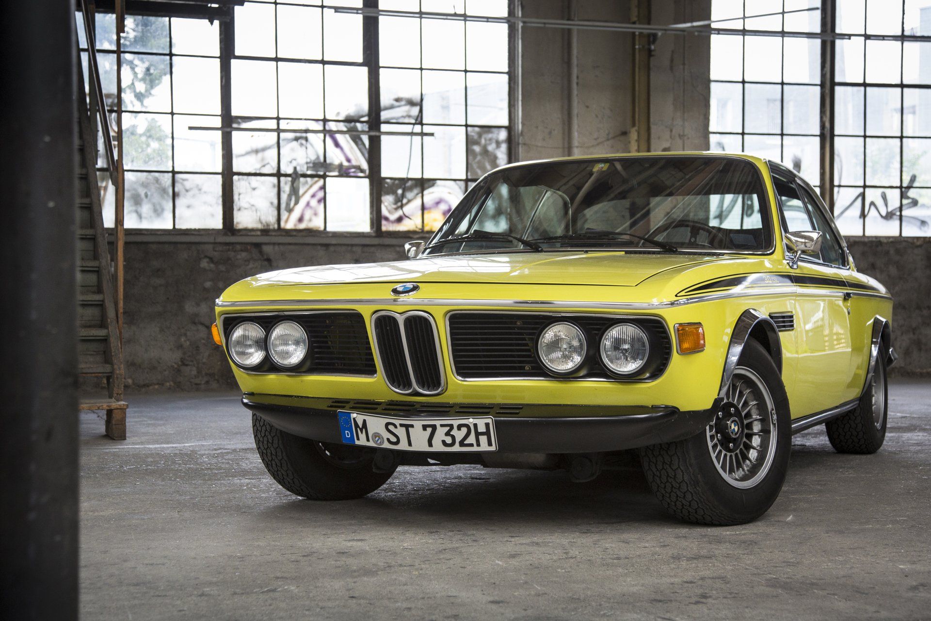 1920x1280 Classic Yellow BMW E9 Grand Tourer
