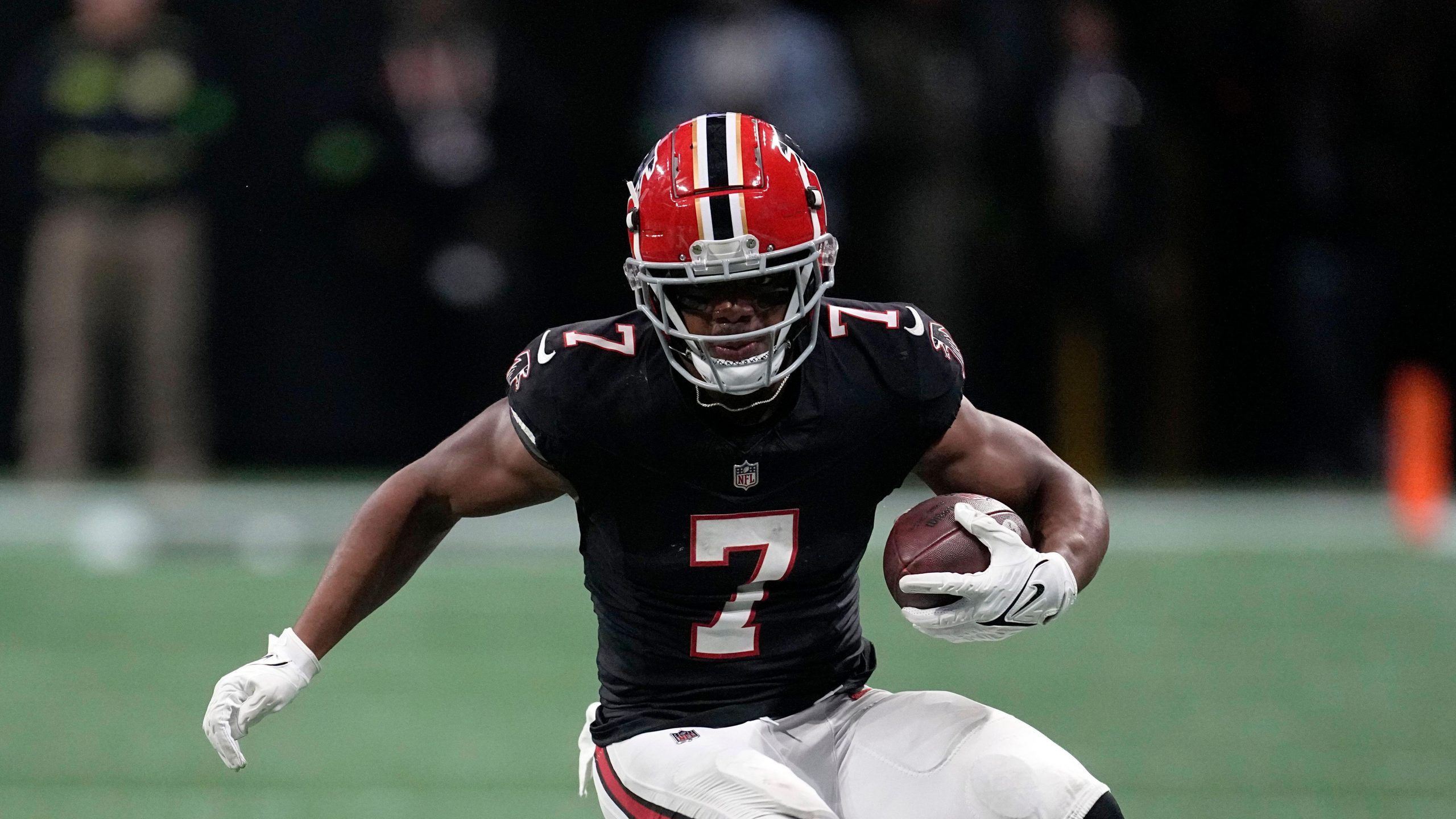 2560x1440 Fantasy Football Player Profile 2024: Atlanta Falcons RB Bijan Robinson