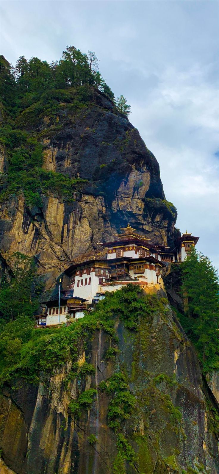 736x1593 Tiger's Nest Monastery iPhone 11 Wallpaper