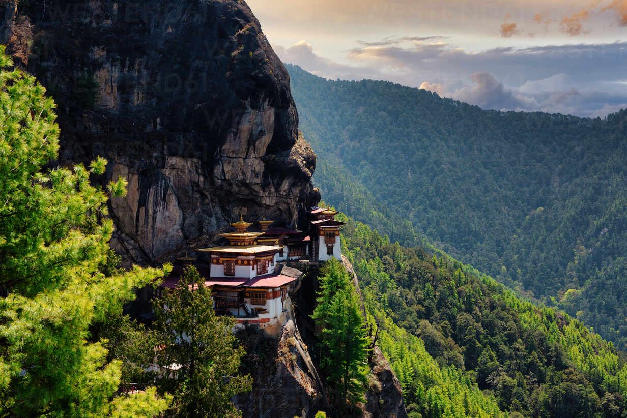 1232x822 The famous Paro Taktsang monastery (Tiger's Nes) in Bhutan, Himalayas, Asia