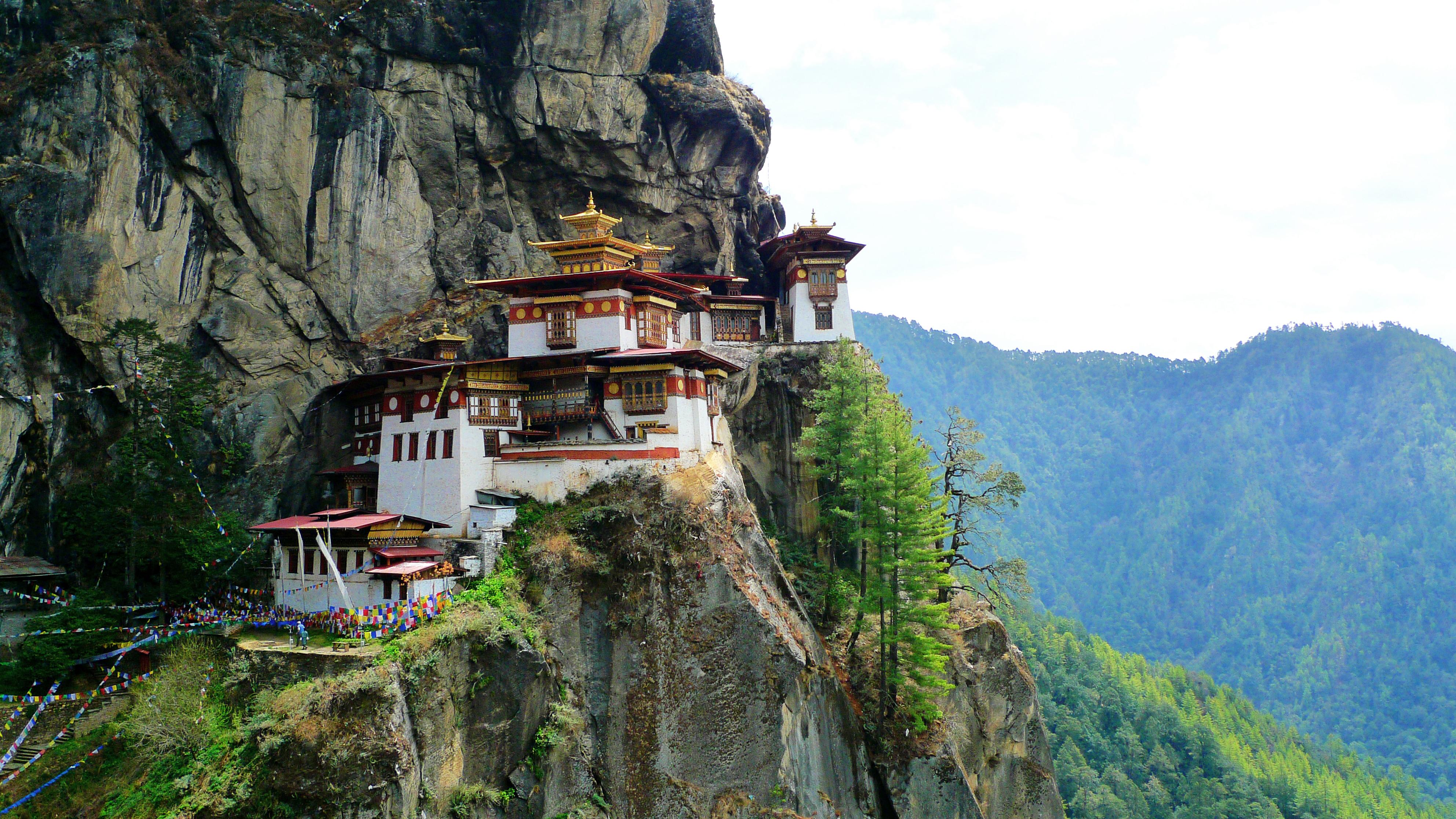 3968x2232 Tiger's Nest (Paro Taktsang) Valley, Bhutan [3968x2232]