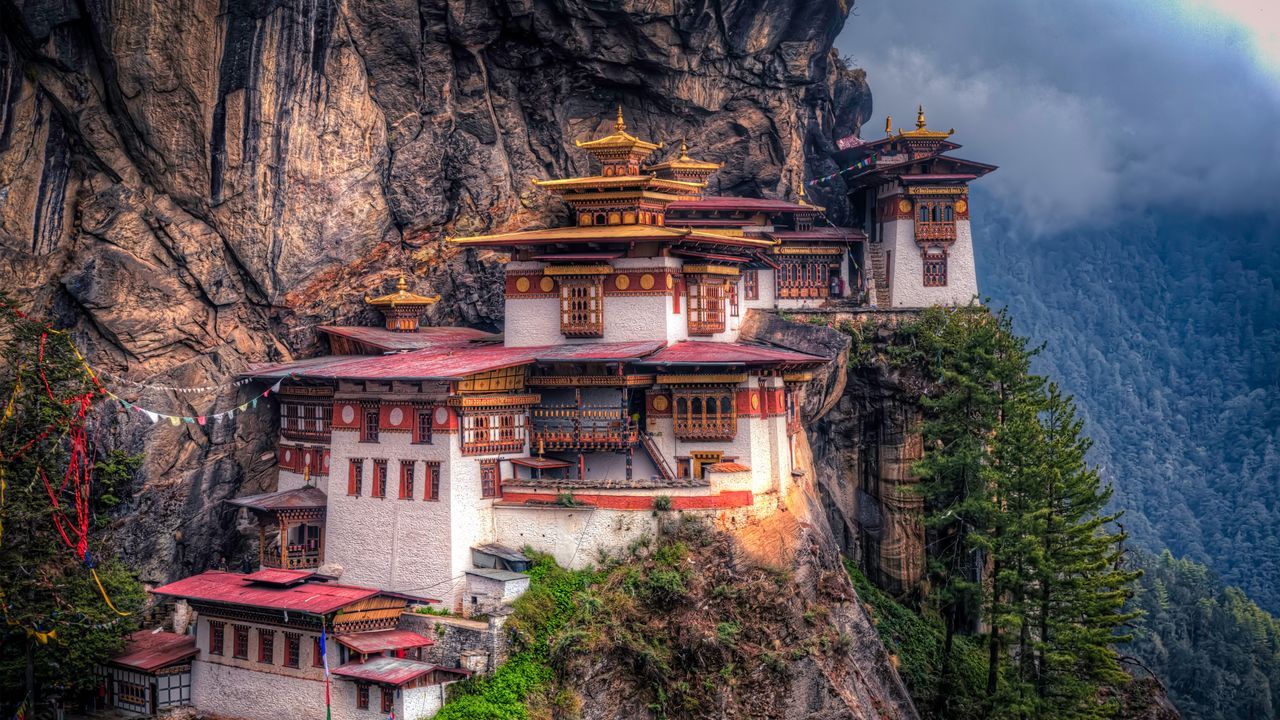 1280x720 Paro Taktsang, a Buddhist monastery in Bhutan Gallery · Peapix