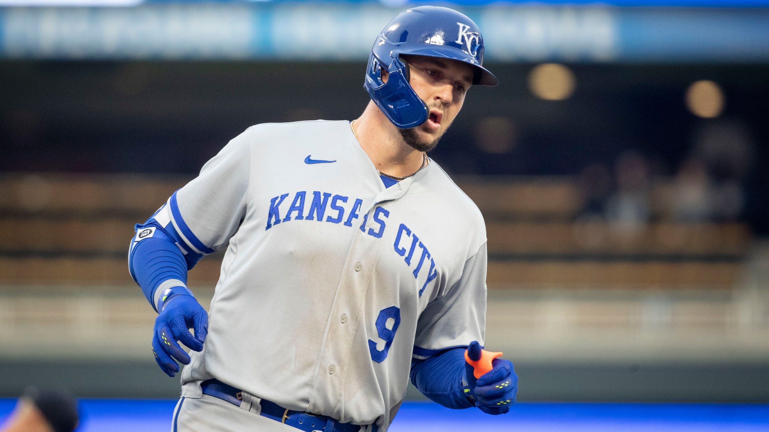 2560x1440 Royals' Vinnie Pasquantino Thanks Fans After Season Ending Injury