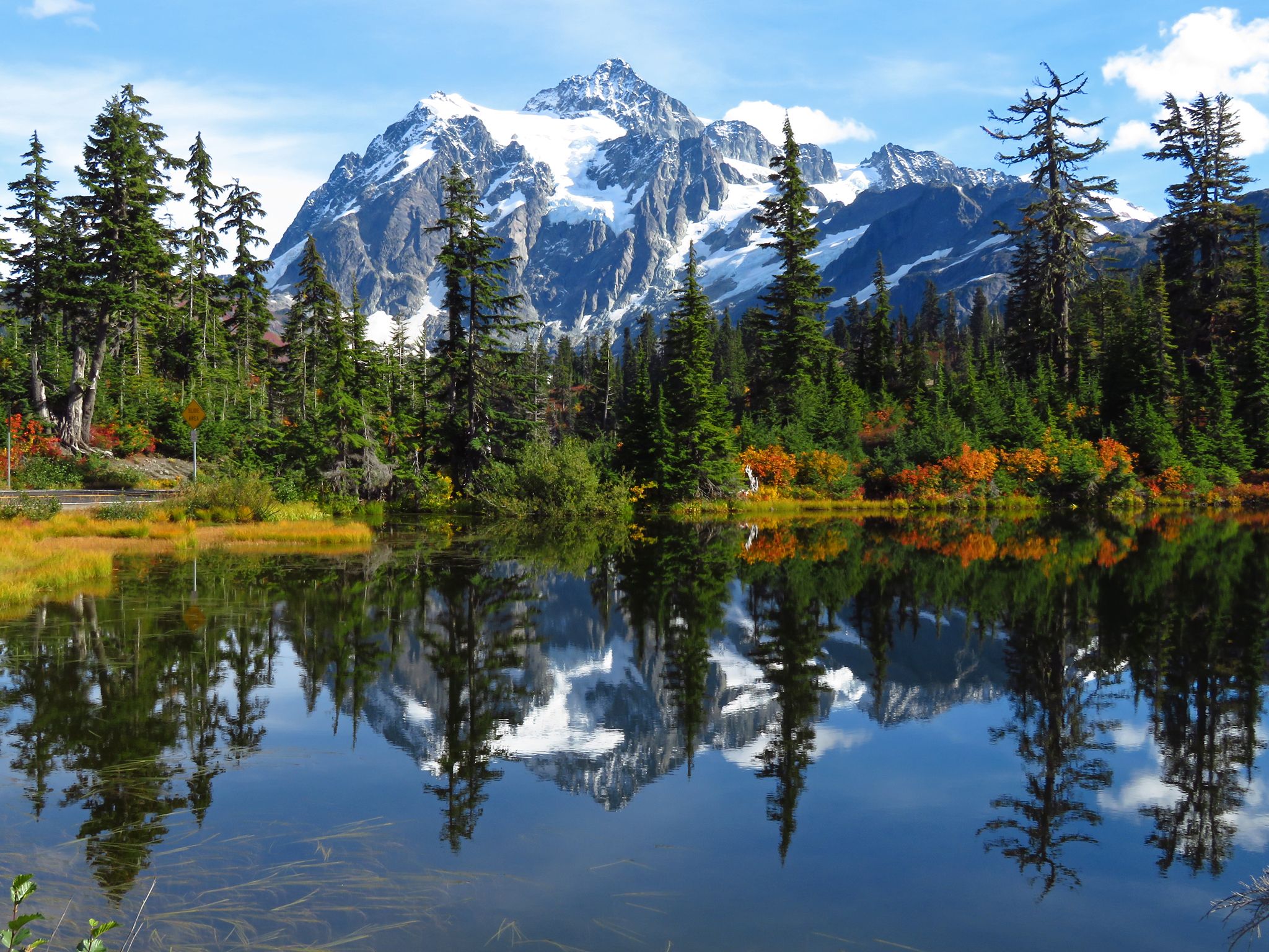 2048x1536 Scenic Mountain Reflection Royalty Free