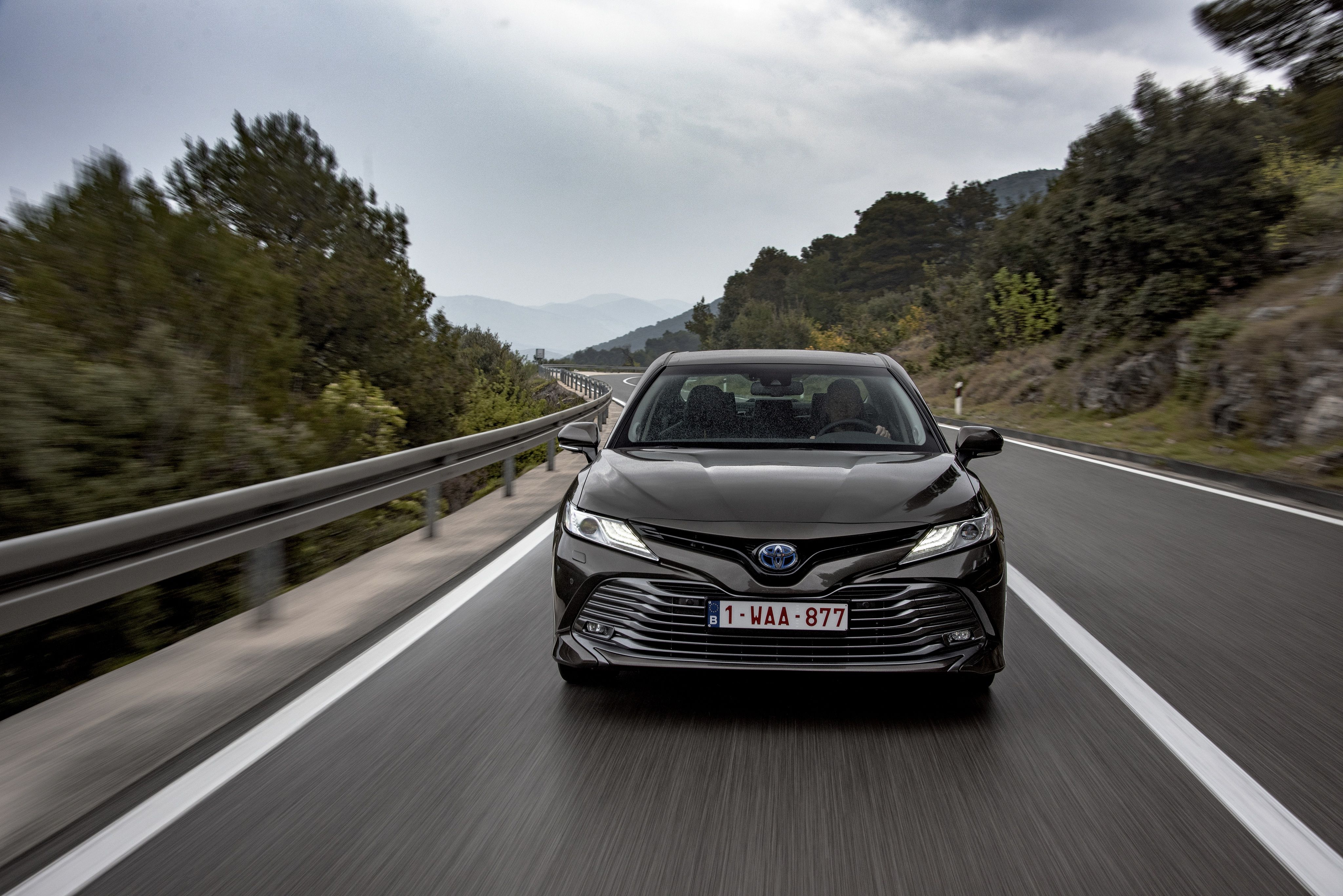 4096x2734 Download Compact Car Silver Car Car Toyota Vehicle Toyota Camry 4k Ultra HD Wallpaper
