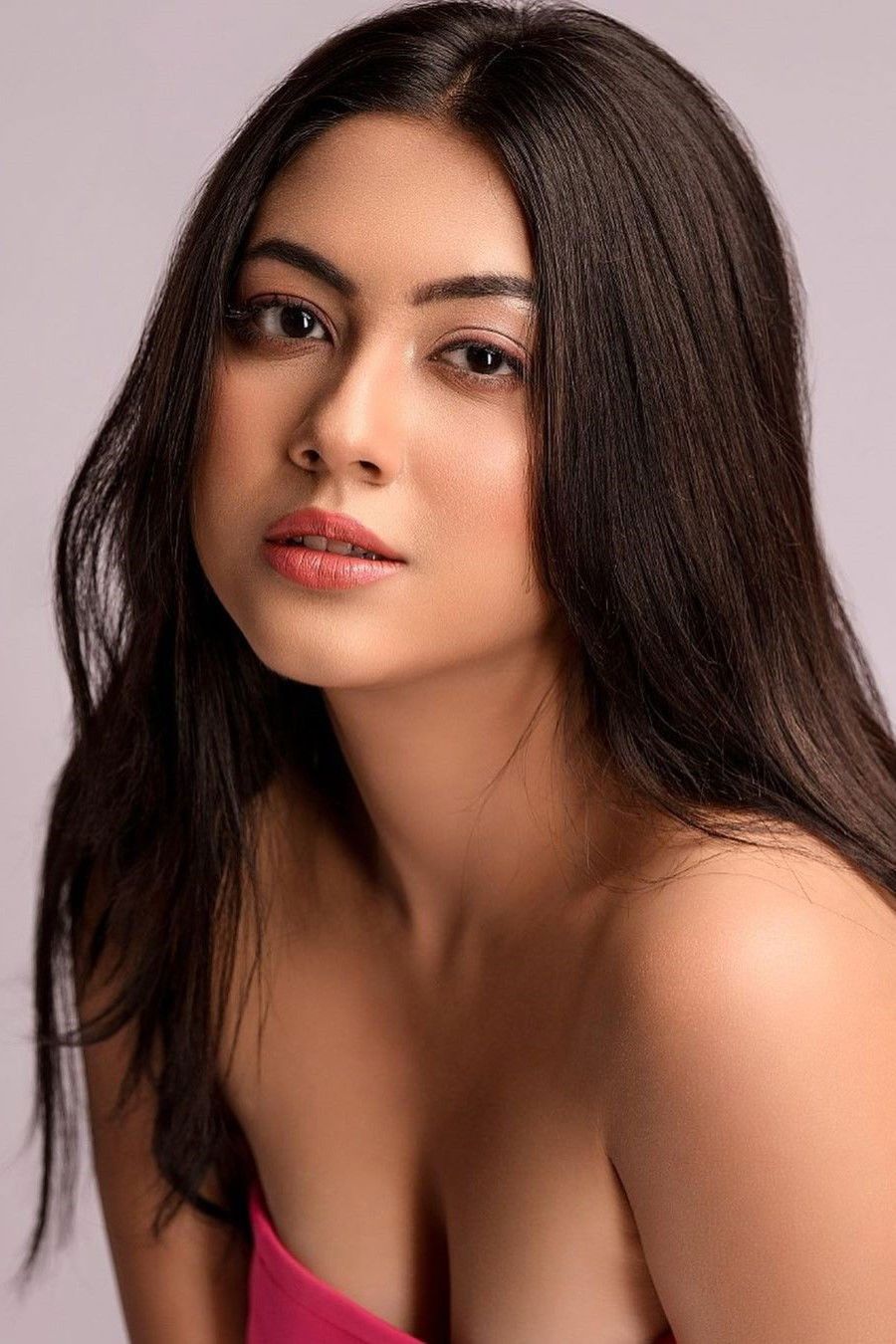 900x1350 Reem Shaikh Image