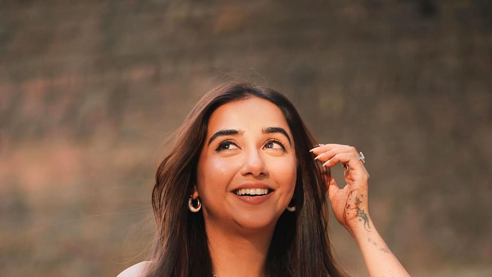 1600x900 The Many Moods Of Prajakta Koli