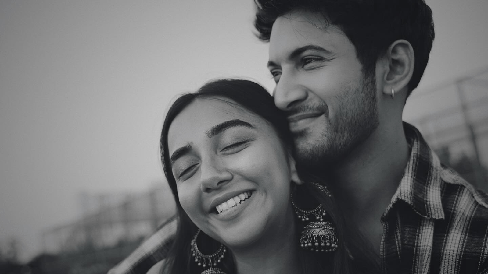 1600x900 Mismatched Couple Rohit Saraf Prajakta Koli's Picture Make Us Believe In Love