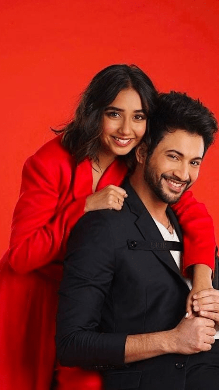 720x1280 Mismatched fame Prajakta Koli and Rohit Saraf's mushiest pics