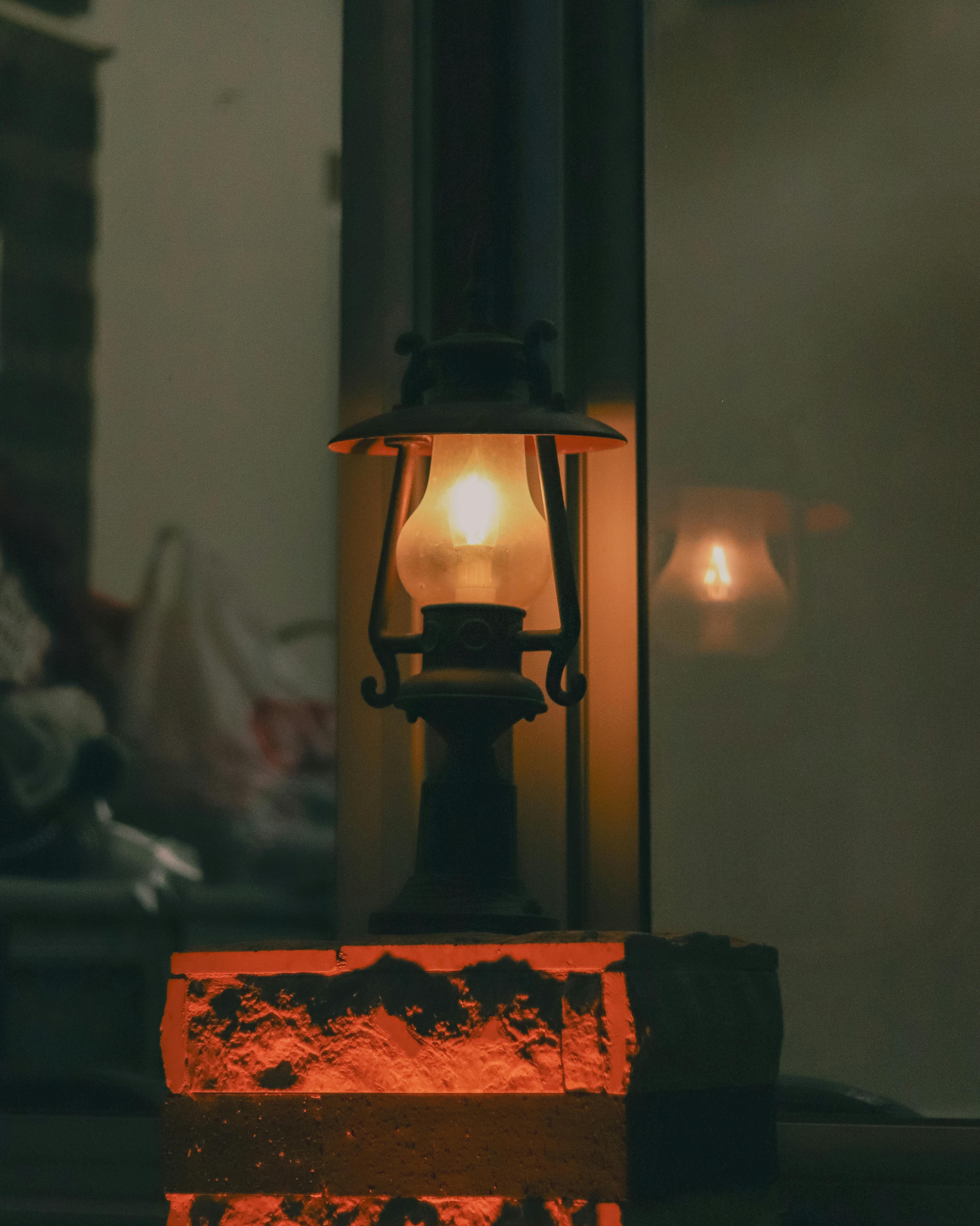 3878x4848 A Vintage Oil Lamp · Free