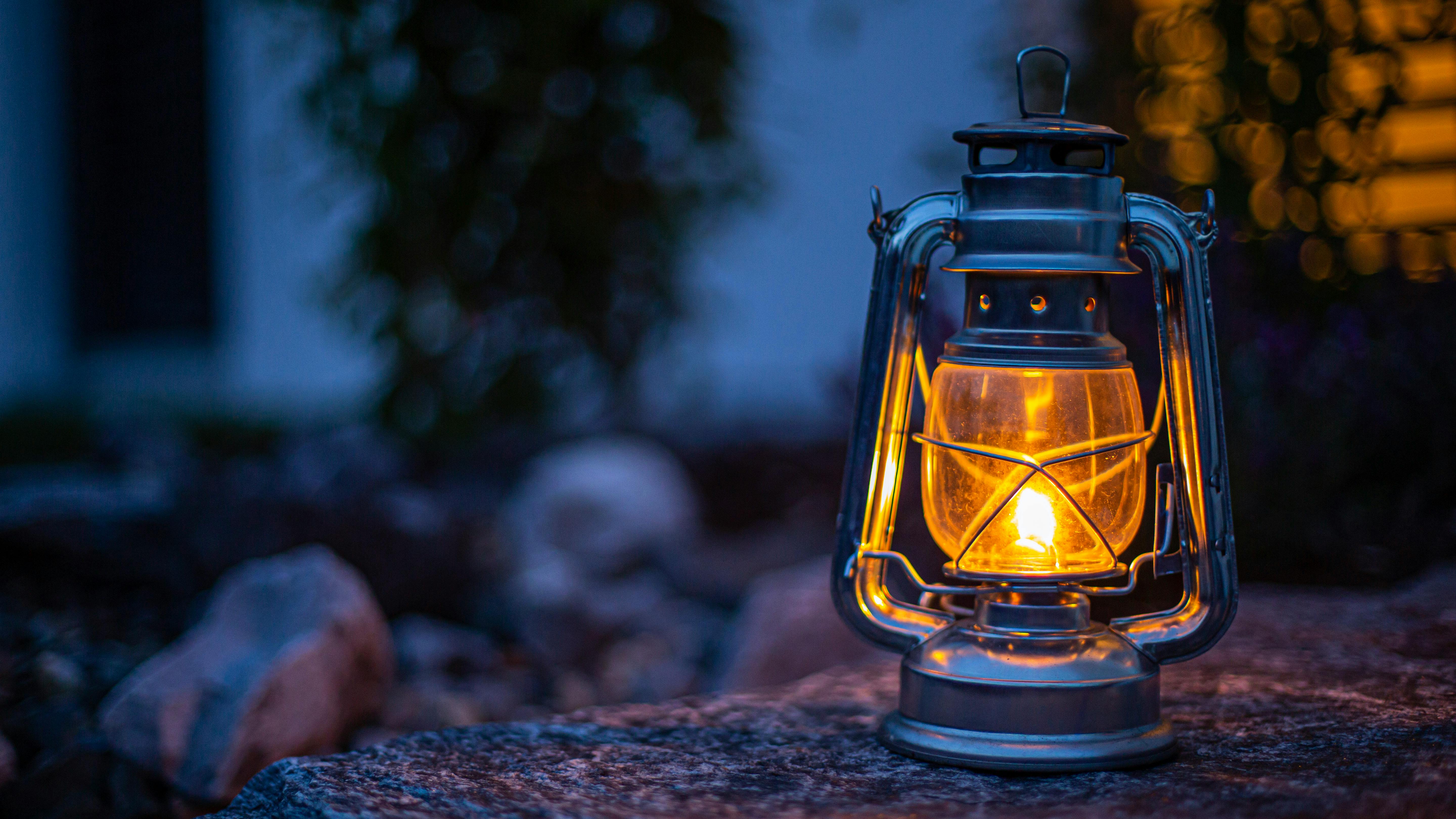 5760x3240 Lantern in the Evening · Free