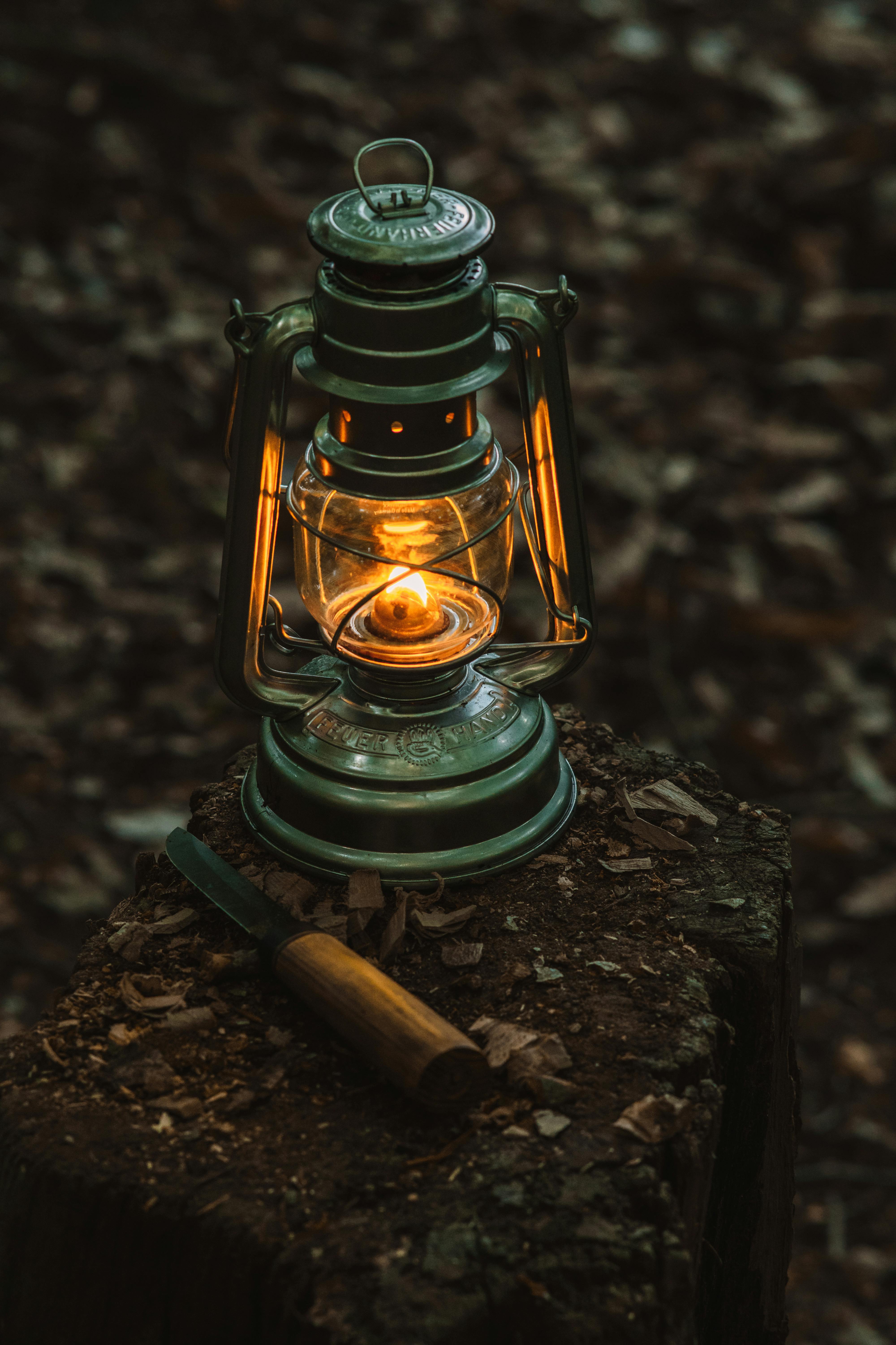 4000x6000 Oil Lamp and a Knife · Free