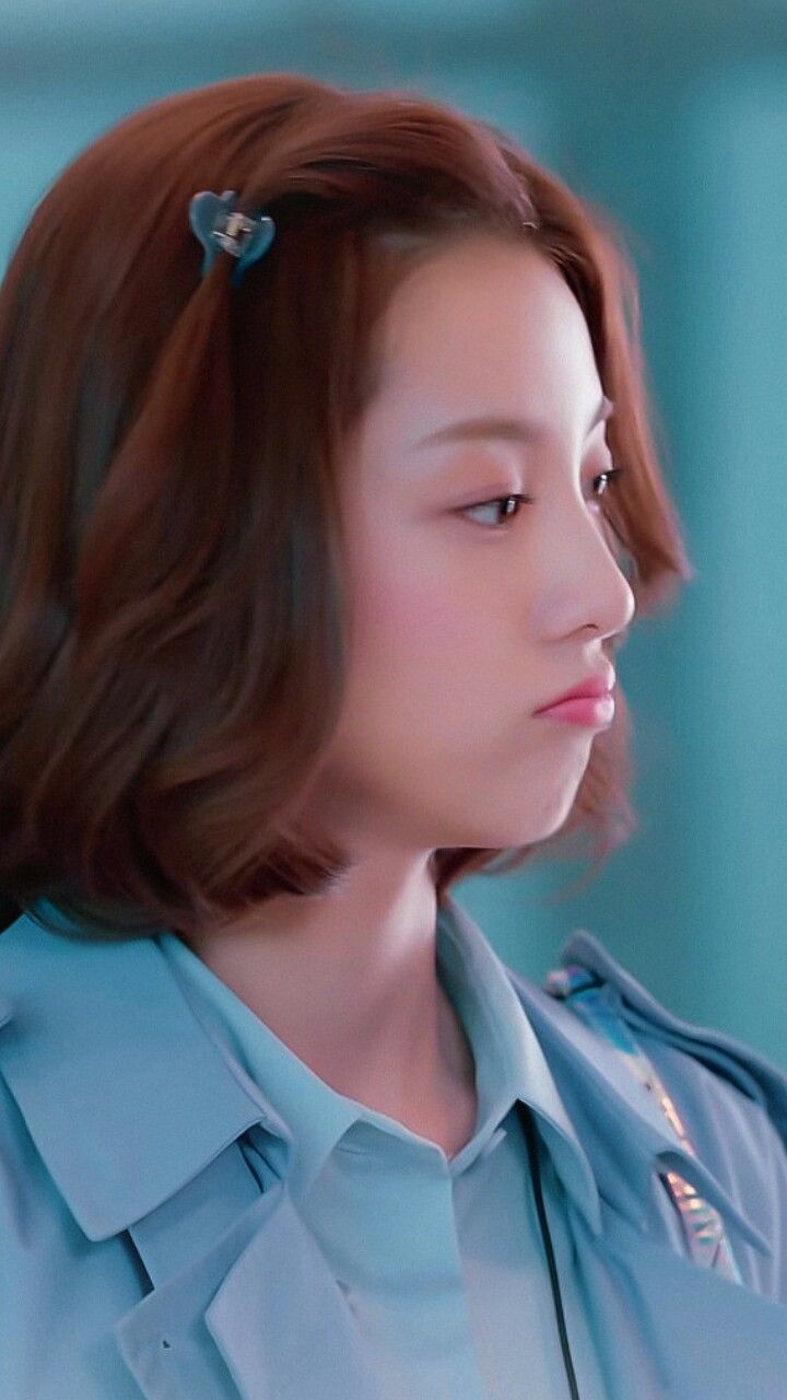 720x1280 Cute Xiaoqi ideas. alien girl, me as a girlfriend, chinese actress