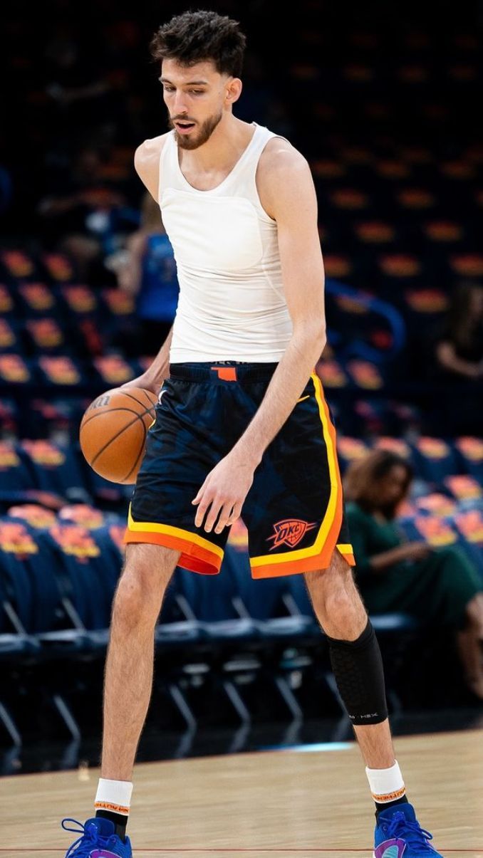 678x1205 Chet Holmgren