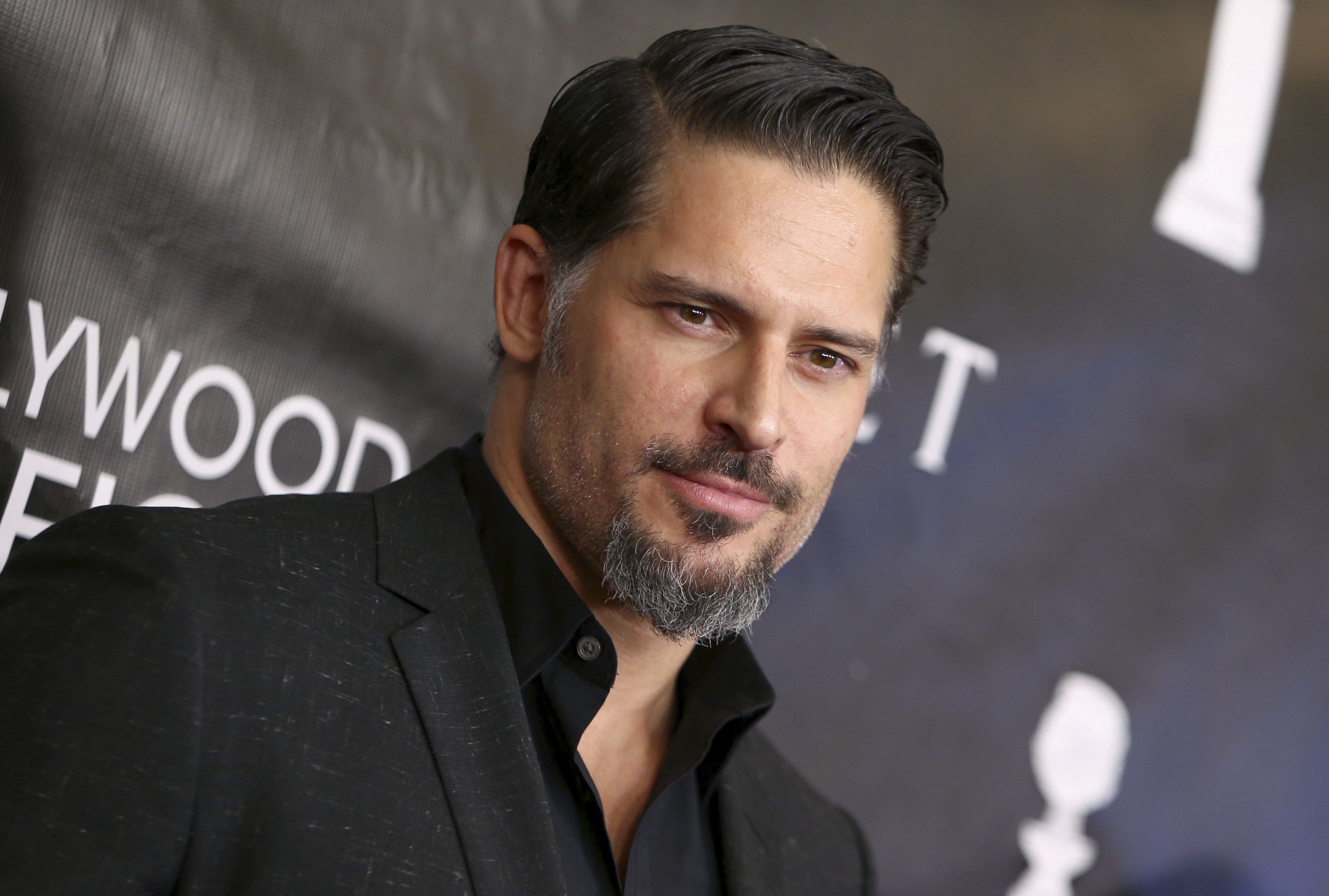 2924x1972 Joe Manganiello not actually a Manganiello, according to 'Finding Your Roots'