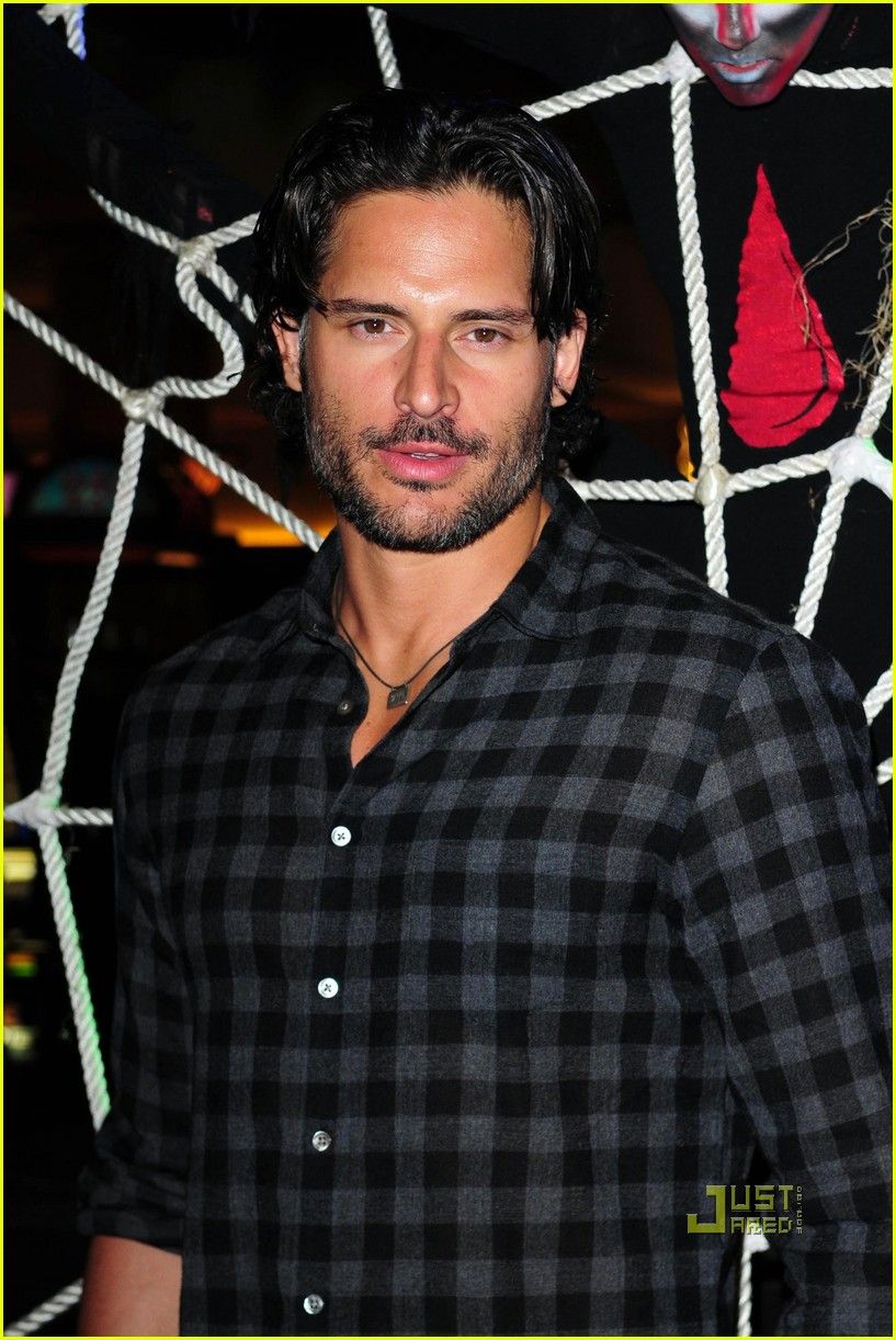 817x1222 Joe Manganiello: Coconut Creek Meet and Greet!: Photo 2488308. Joe Manganiello, True Blood Photo. Just Jared: Entertainment News