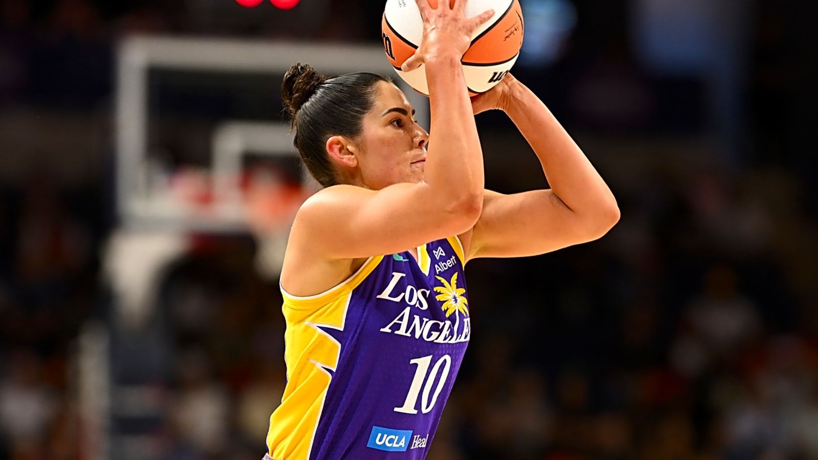 1600x900 Kelsey Plum dominates, leads steaking Sparks to blowout win