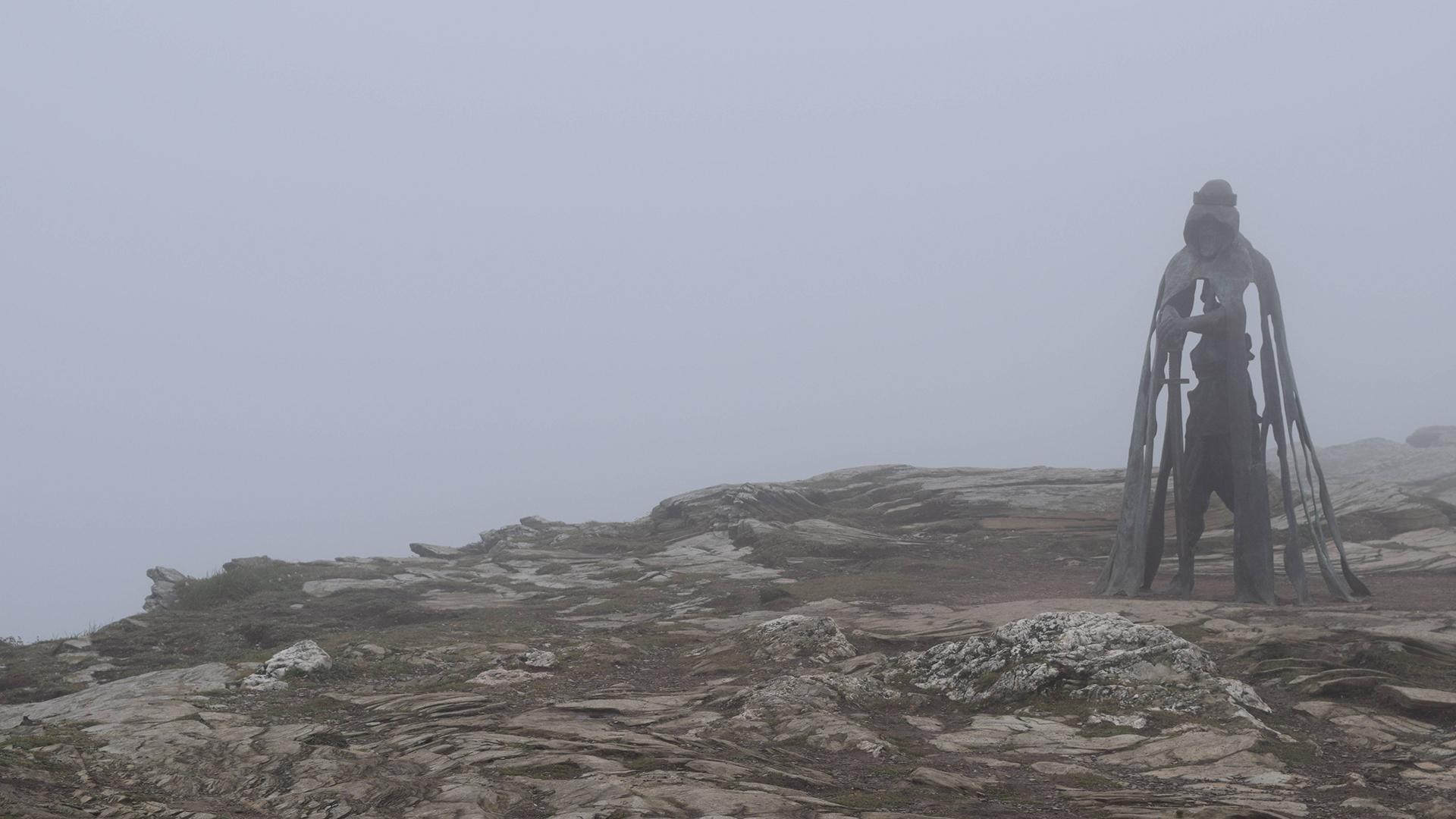 1920x1080 King Arthur Statue in Mist