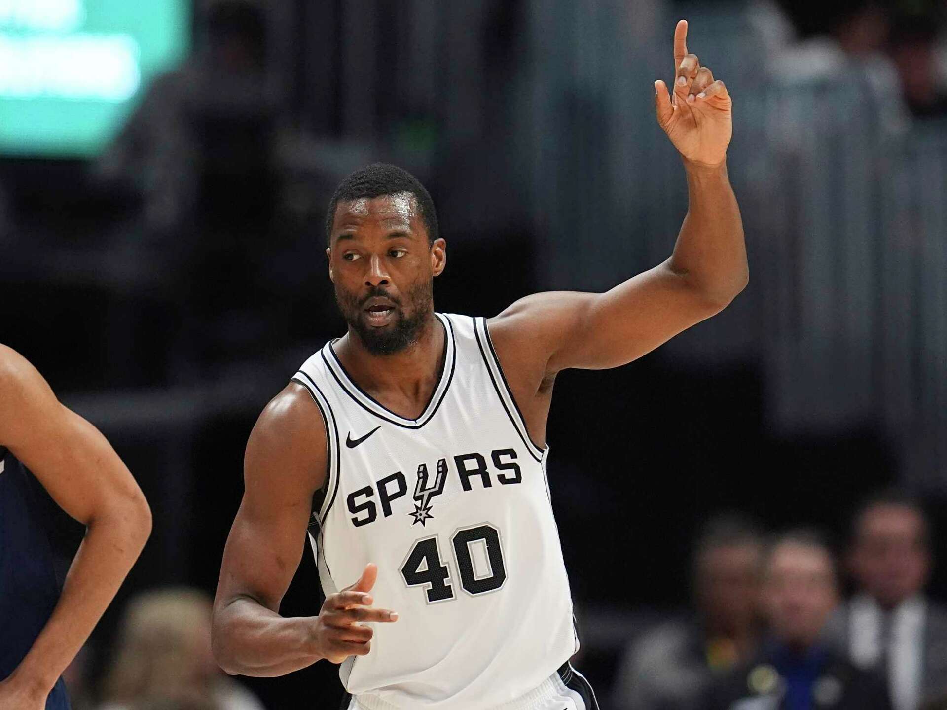 1920x1440 takeaways as Harrison Barnes leads Spurs to win over Nuggets