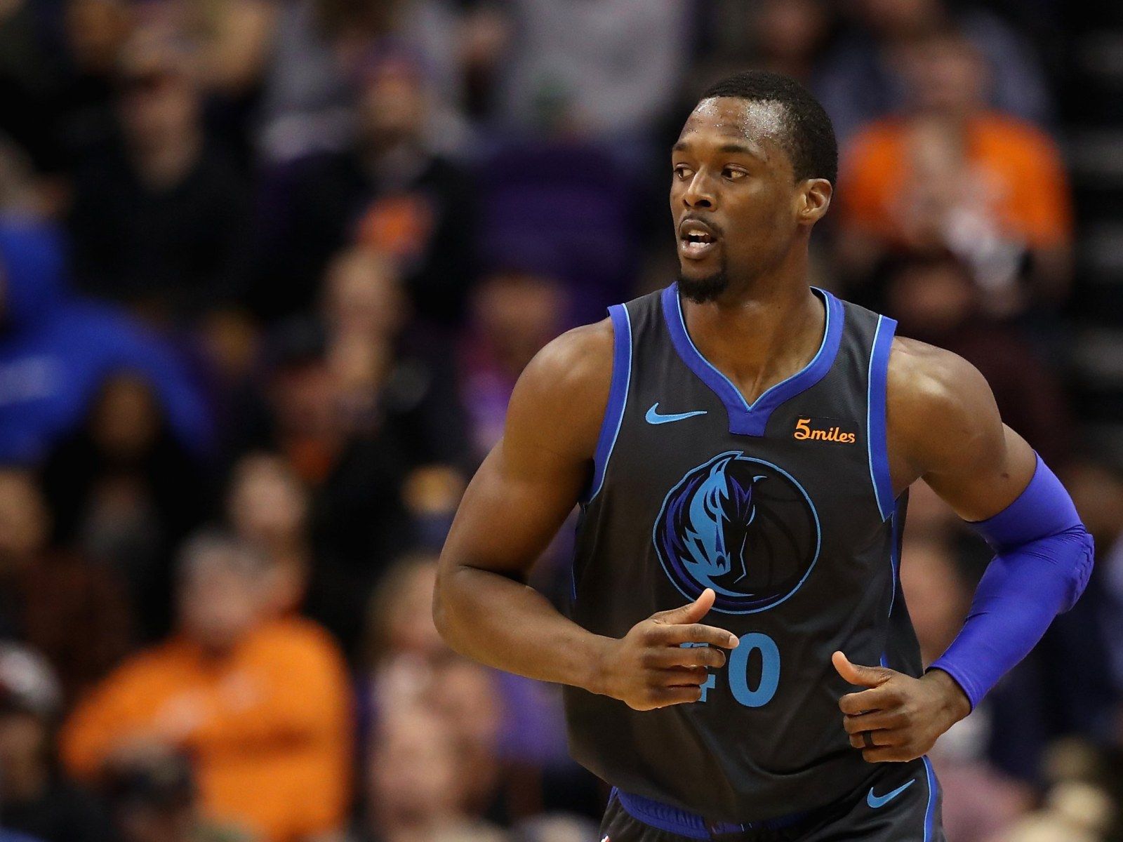 1600x1200 NBA Rumors: Harrison Barnes Takes On 'Hairy' Challenge To Make Kings Shape Up