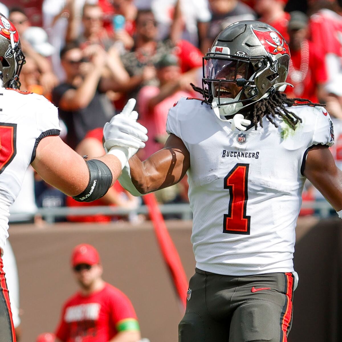 1200x1200 Splash play, short runs highlight Bucs receiver Rachaad White's day