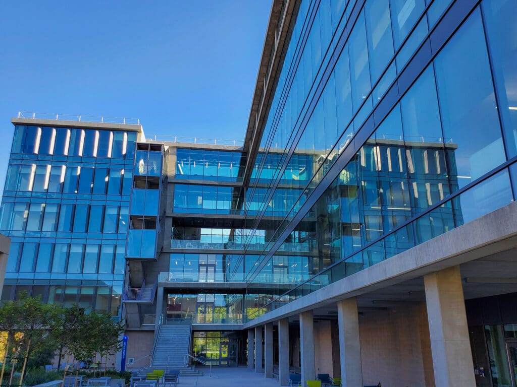 1024x768 UC Irvine Interdisciplinary Science and Engineering Building (ISEB)