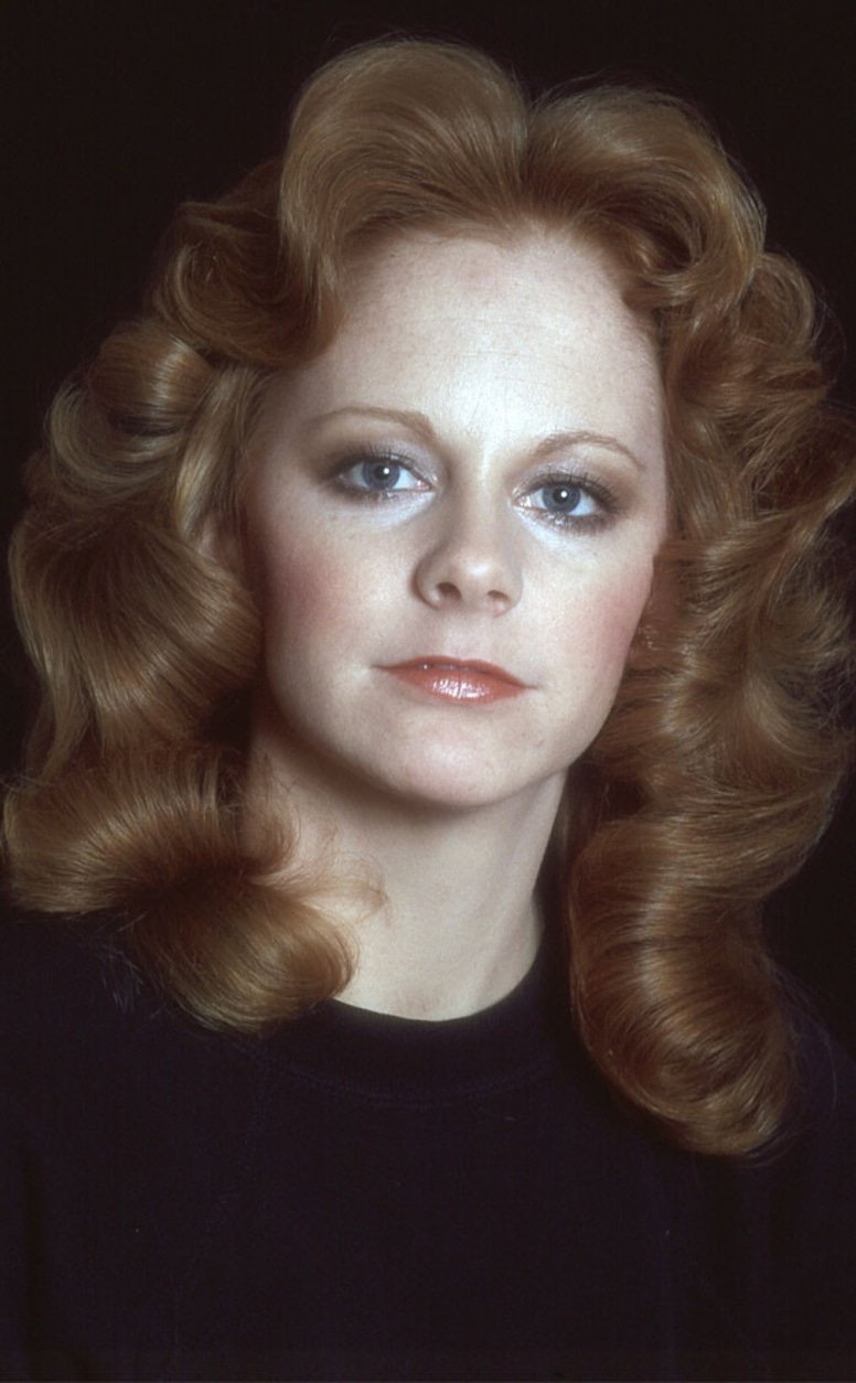 776x1254 Reba McEntirers