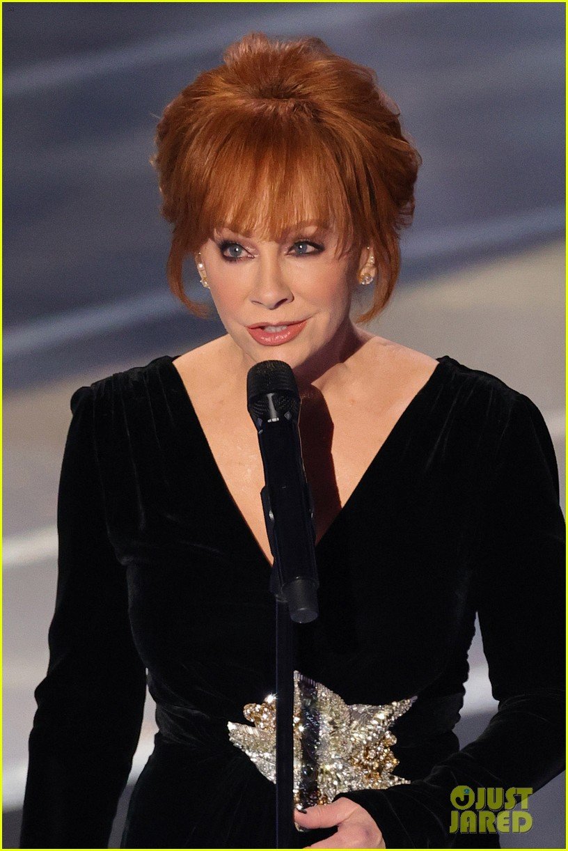 816x1222 Reba McEntire Returns to the Oscars Stage After 30 Years to Perform 'Somehow You Do': Photo 4734516 Oscars, Oscars, Reba McEntire Photo. Just Jared: Entertainment News