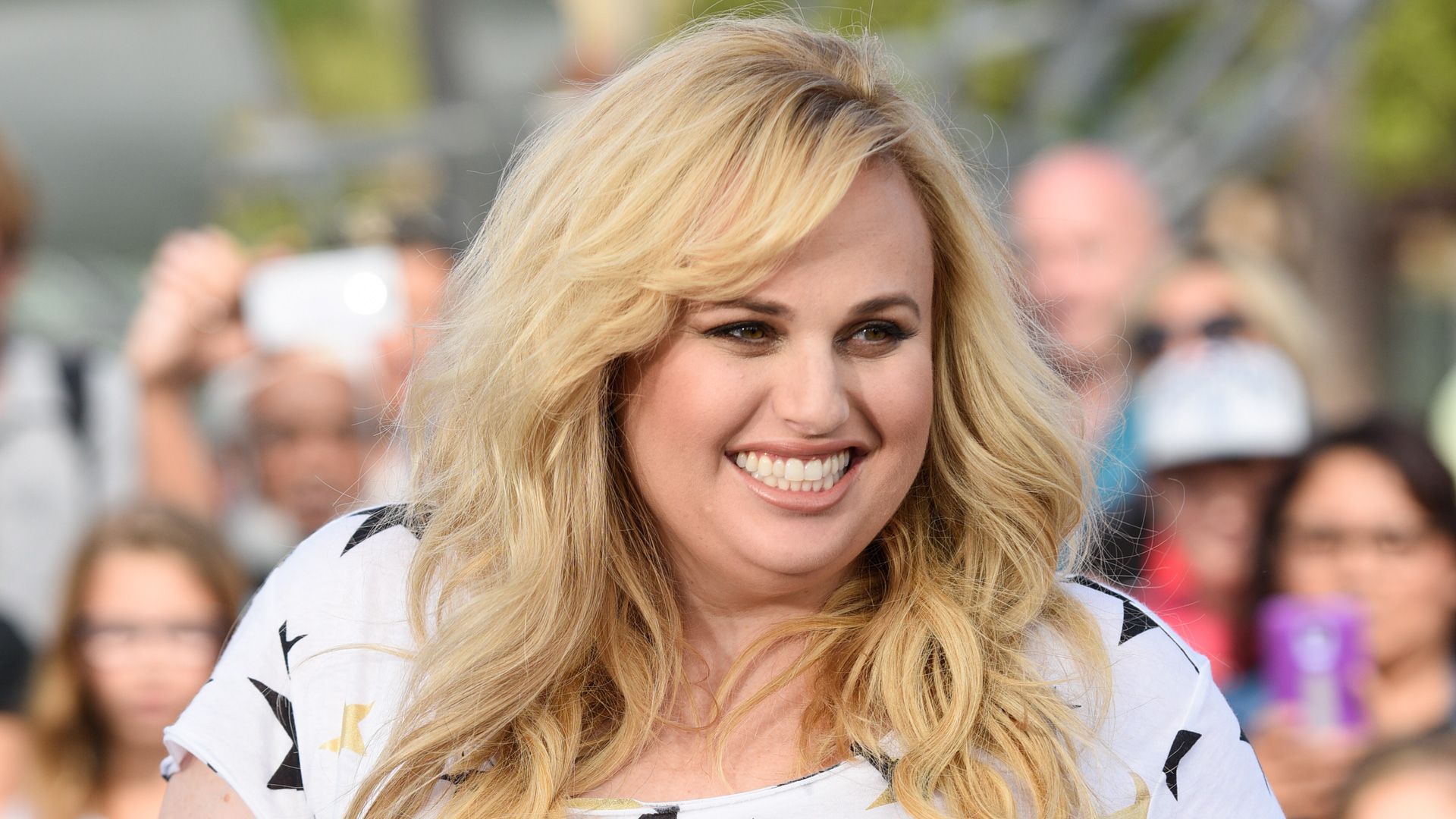 1920x1080 Rebel Wilson strikes back at the Kardashians' superficiality