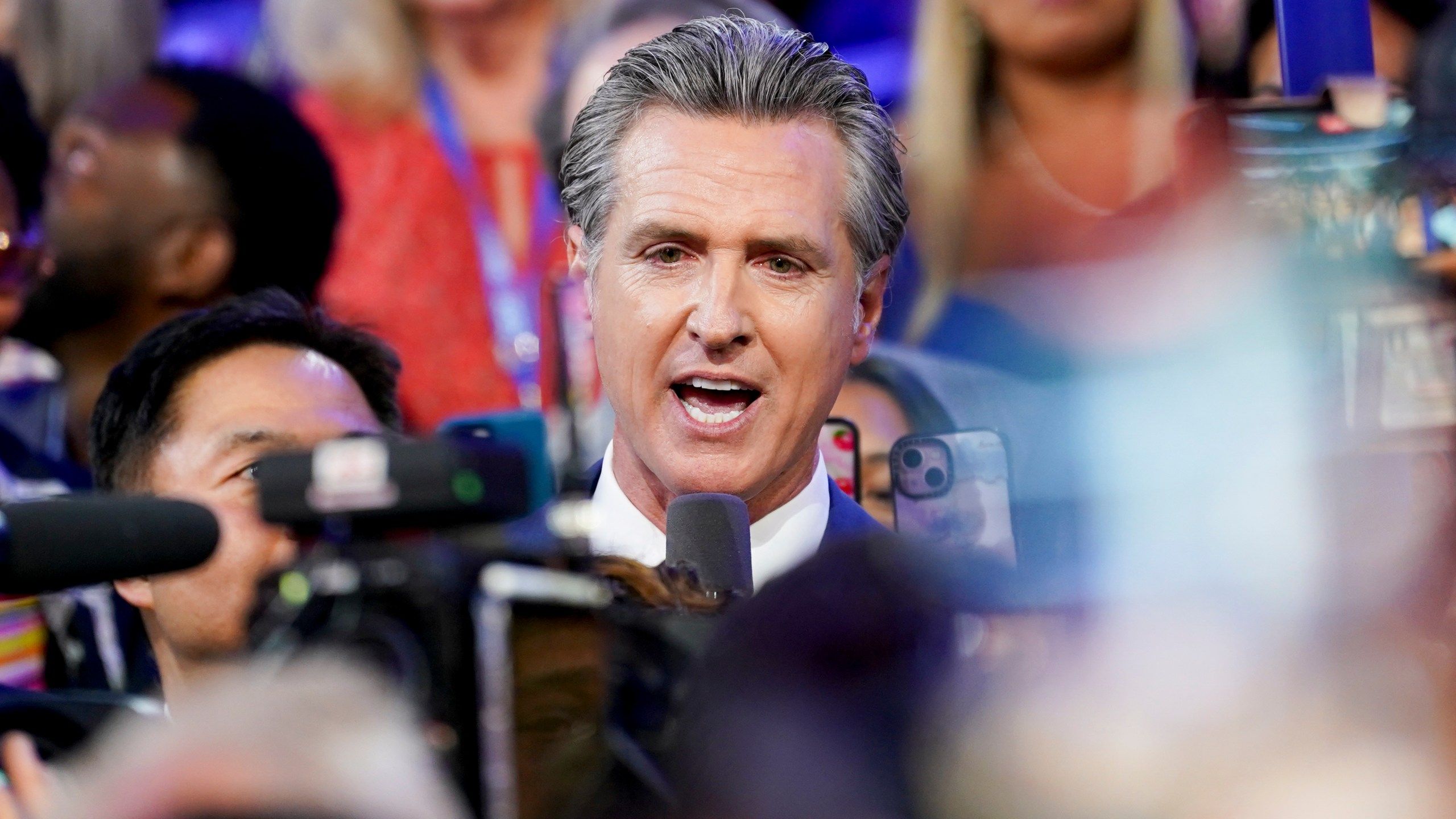 2560x1440 The future happens in California, Gavin Newsom says in praise of Kamala Harris. But what's his?