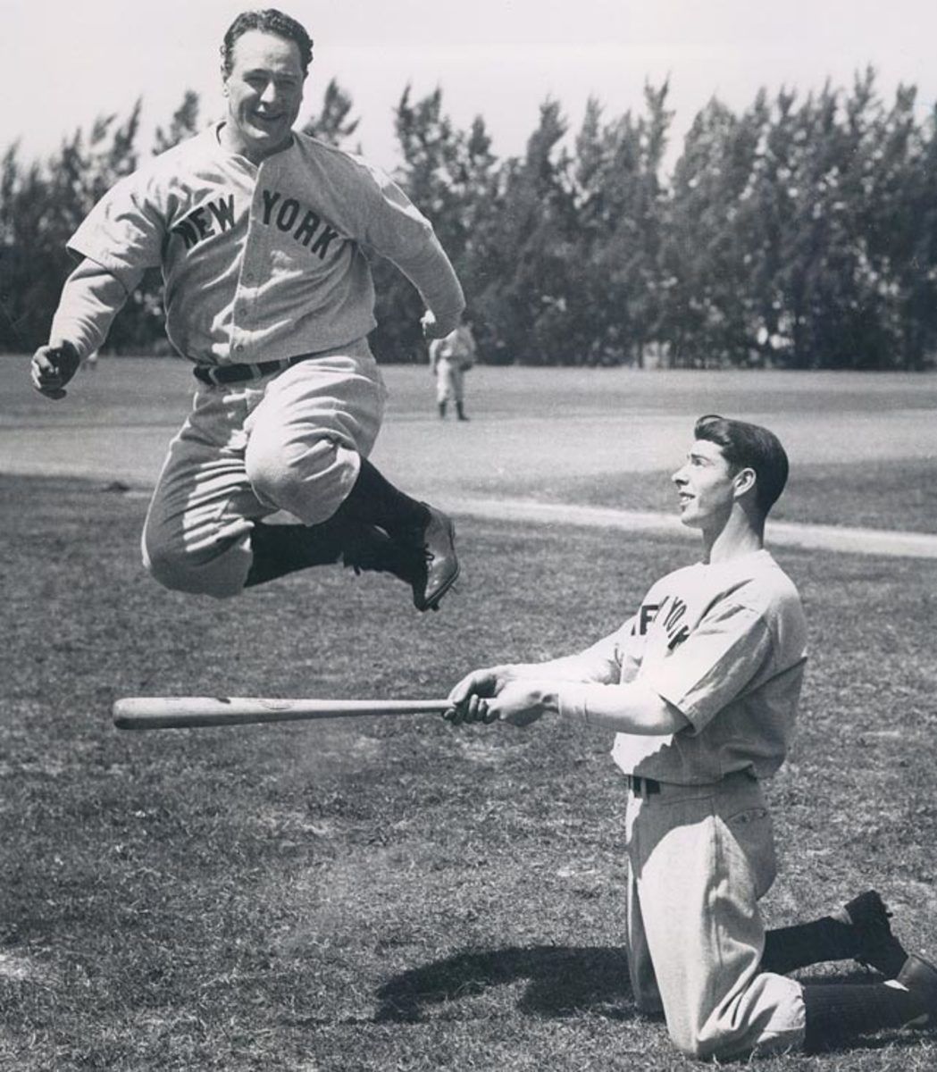 1049x1200 Rare Photo of Lou Gehrig