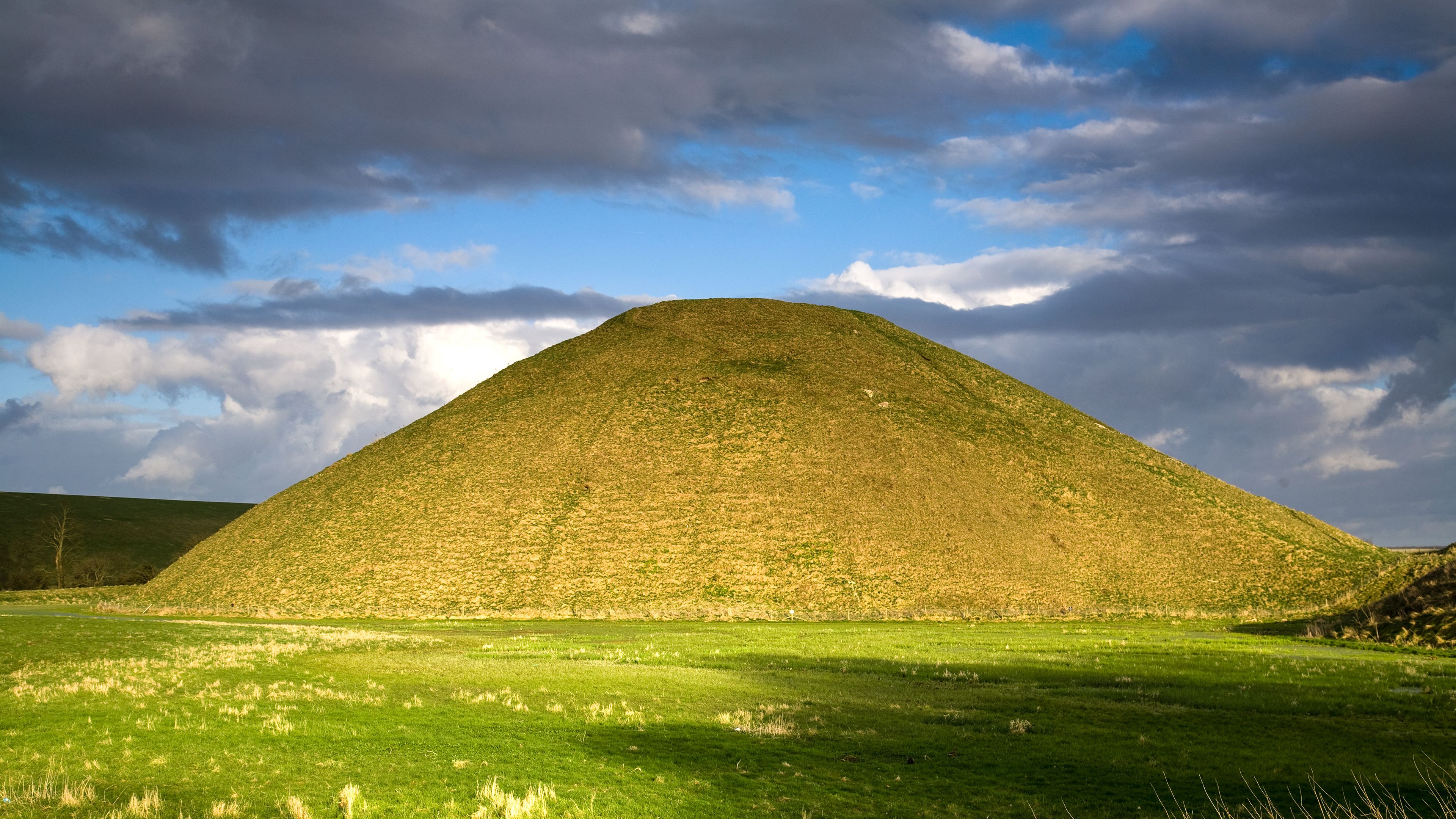 3840x2160 Bing HD Wallpaper Oct 2025: Silbury Hill, Wiltshire, England Wallpaper Gallery