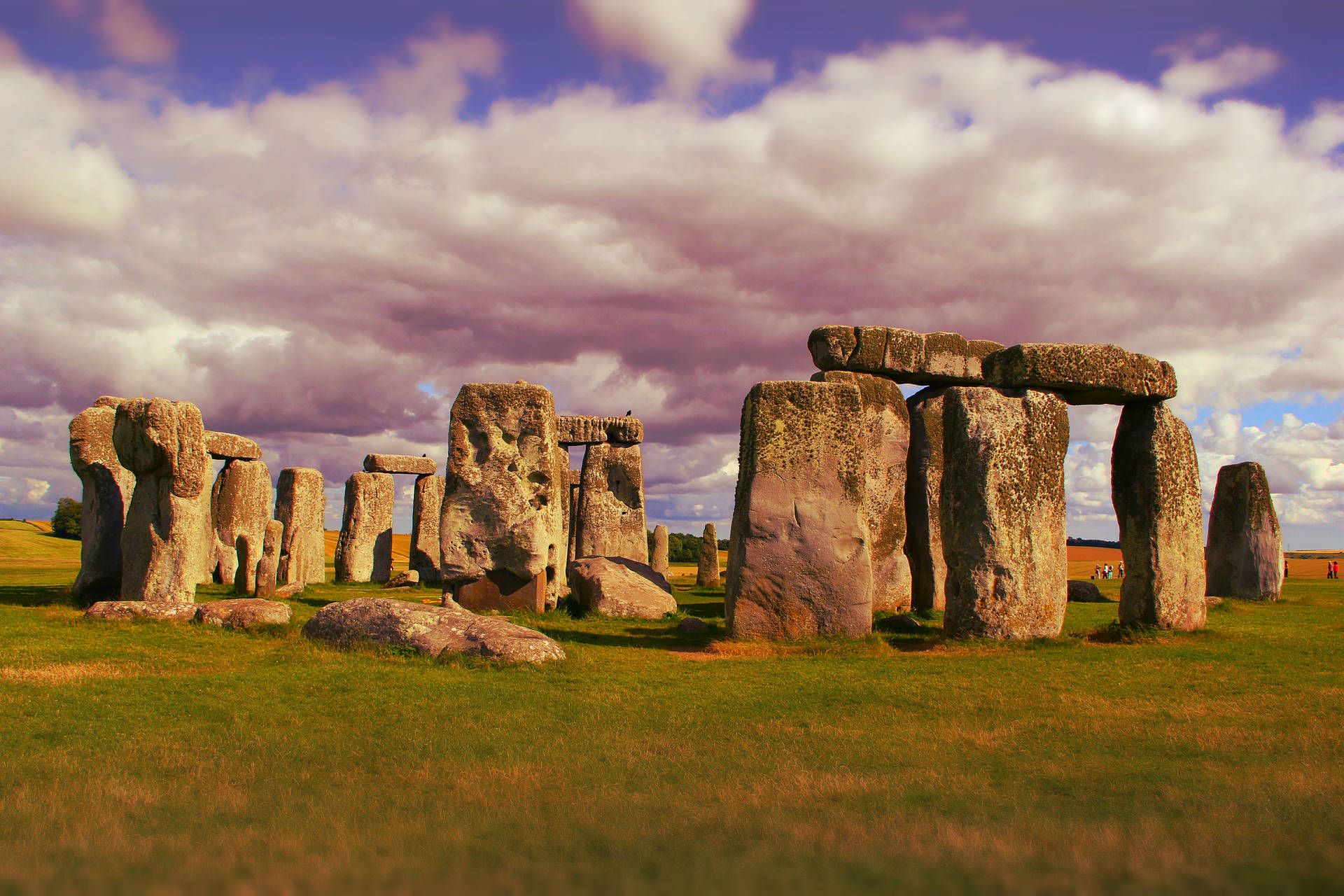 1920x1280 Download Stonehenge In Wiltshire England Wallpaper