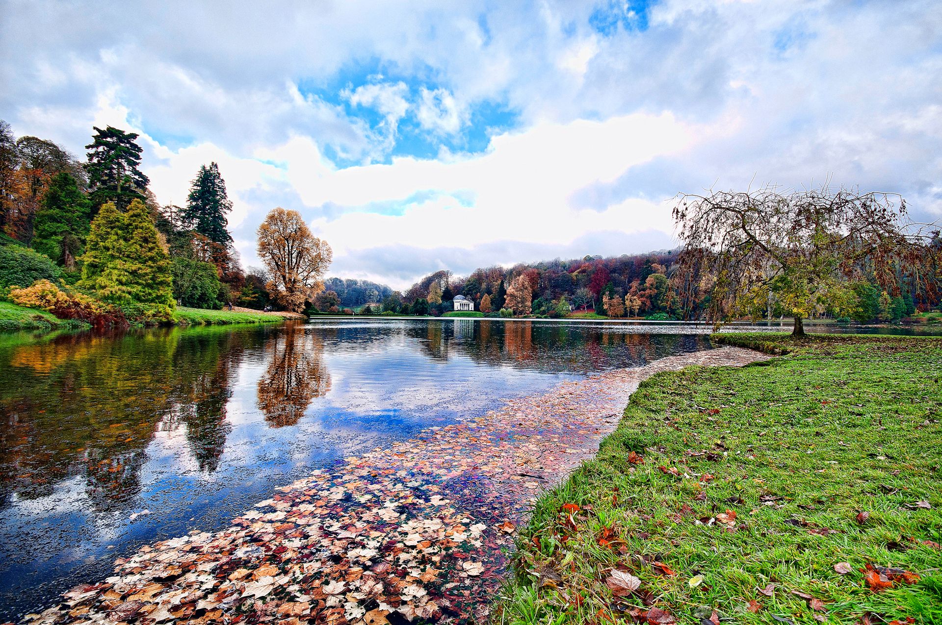 1920x1275 Wallpaper autumn, the sky, clouds, trees, pond, England, gazebo, England for mobile and desktop, section пейзажи, resolution 1920x1275