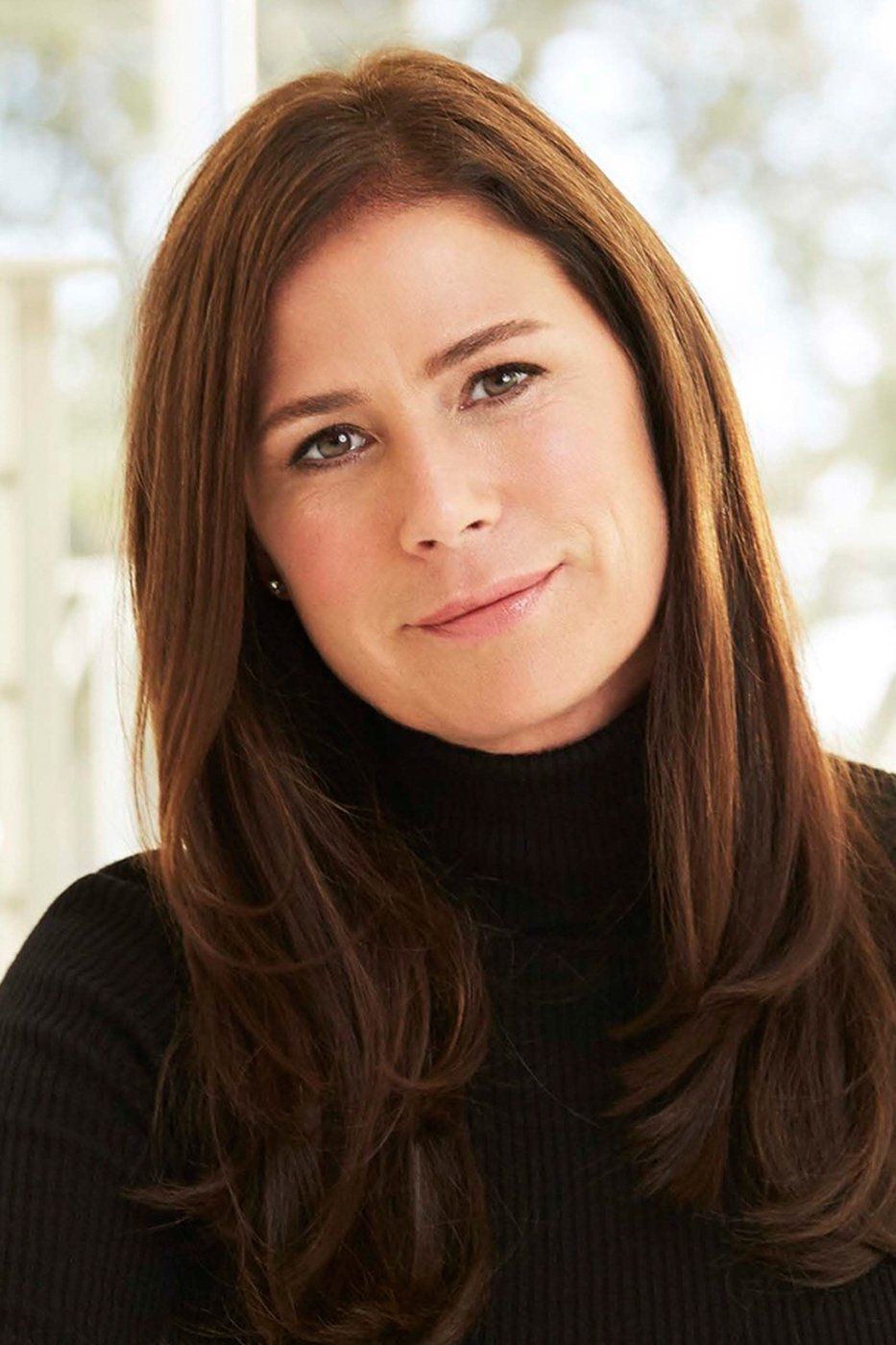 933x1400 Maura Tierney Image