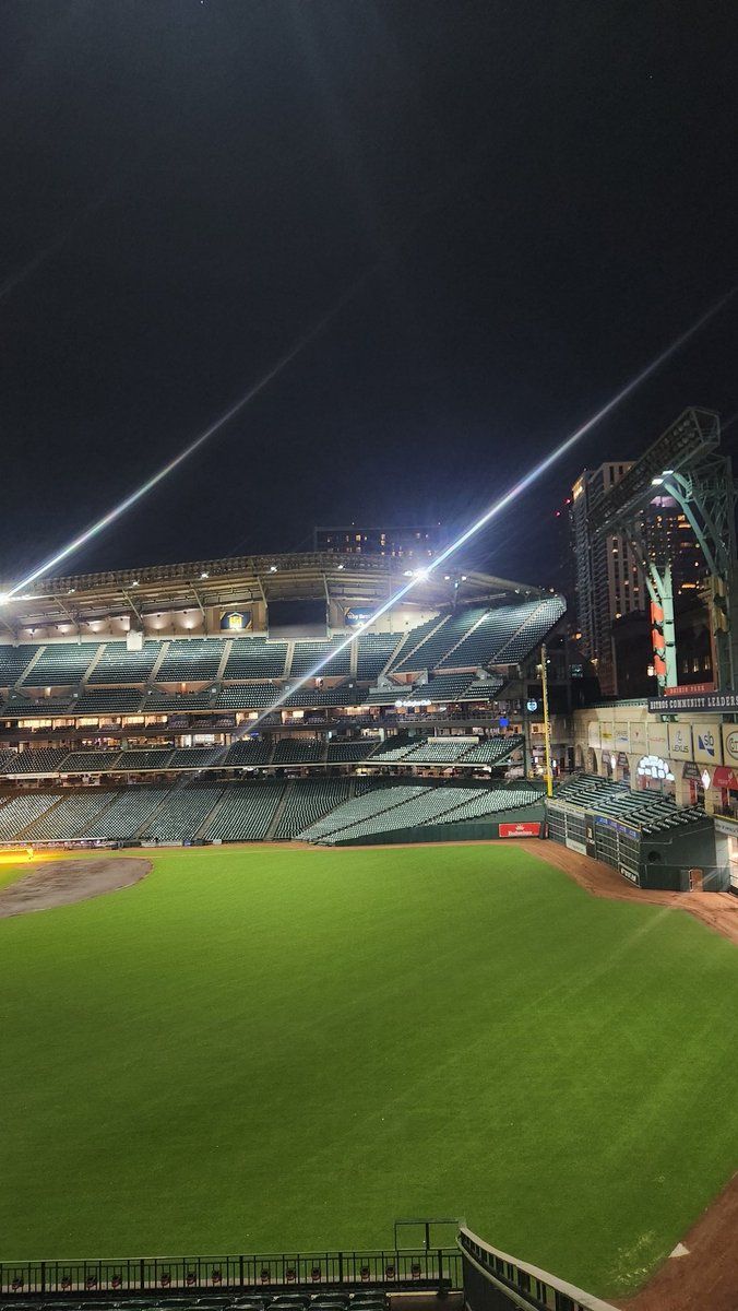 676x1200 Roof is open. 7 more days #astros #daikinpark #BuiltForThis