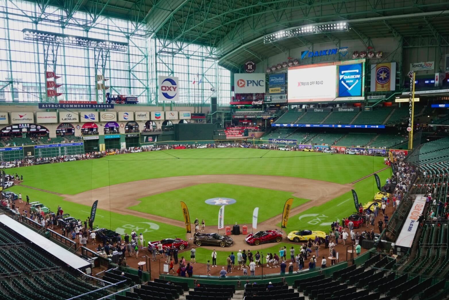 1563x1044 Houston's Daikin Park Hosts First Ever Car Show In MLB Stadium