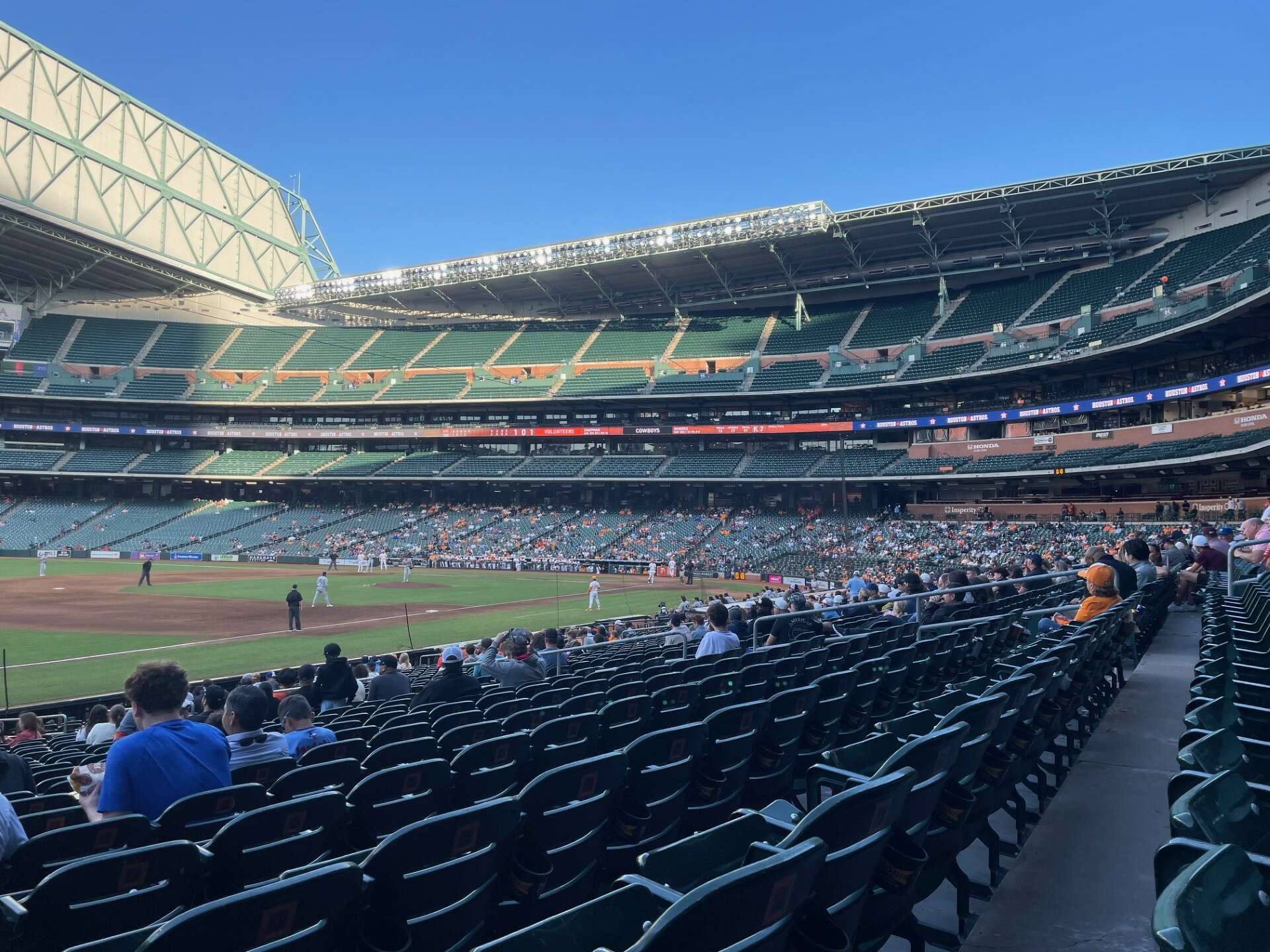 1920x1440 Houston Astros need more games with Daikin Park roof open
